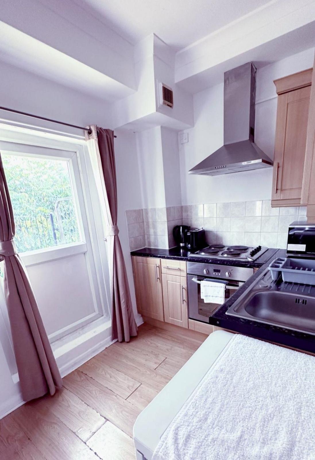London Chelsea 2 People Balcony Best Location
