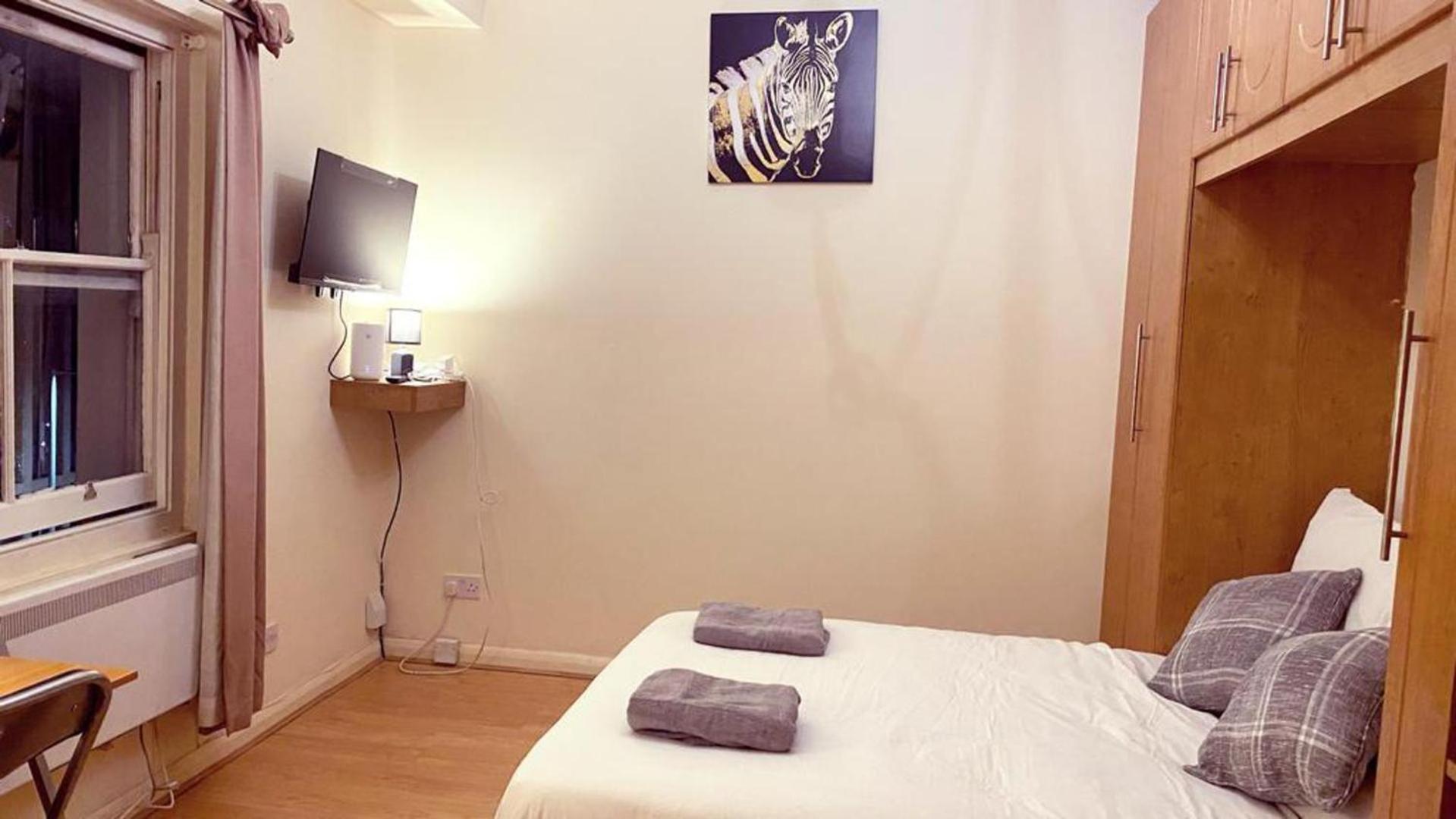 London Chelsea Big 2 People Studio Apartment