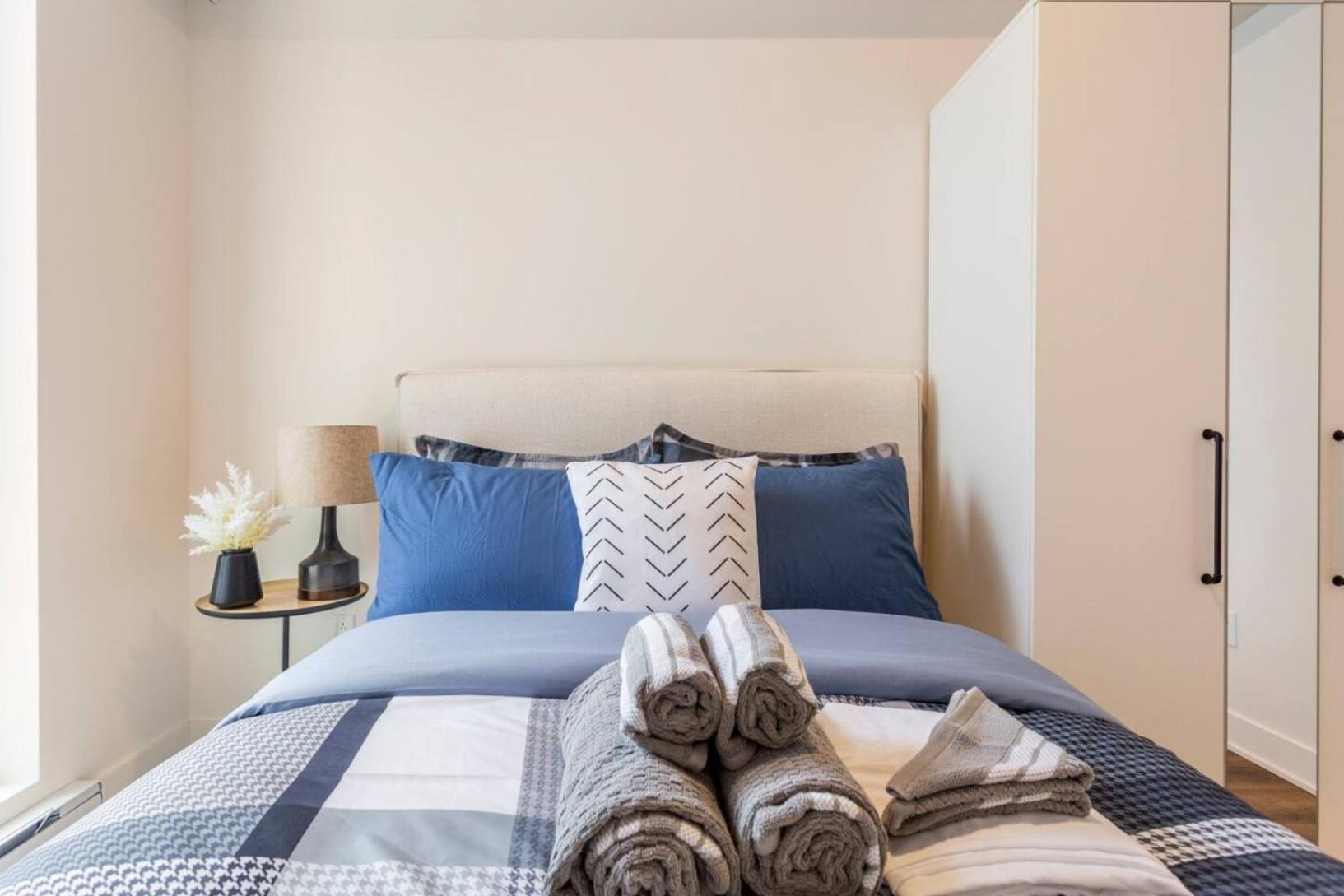 2Br+Gym for VIP Corporate & Students Downtown MTL