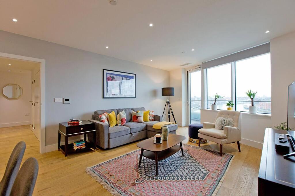 Stunning Thames view 3BR Heaven view 4