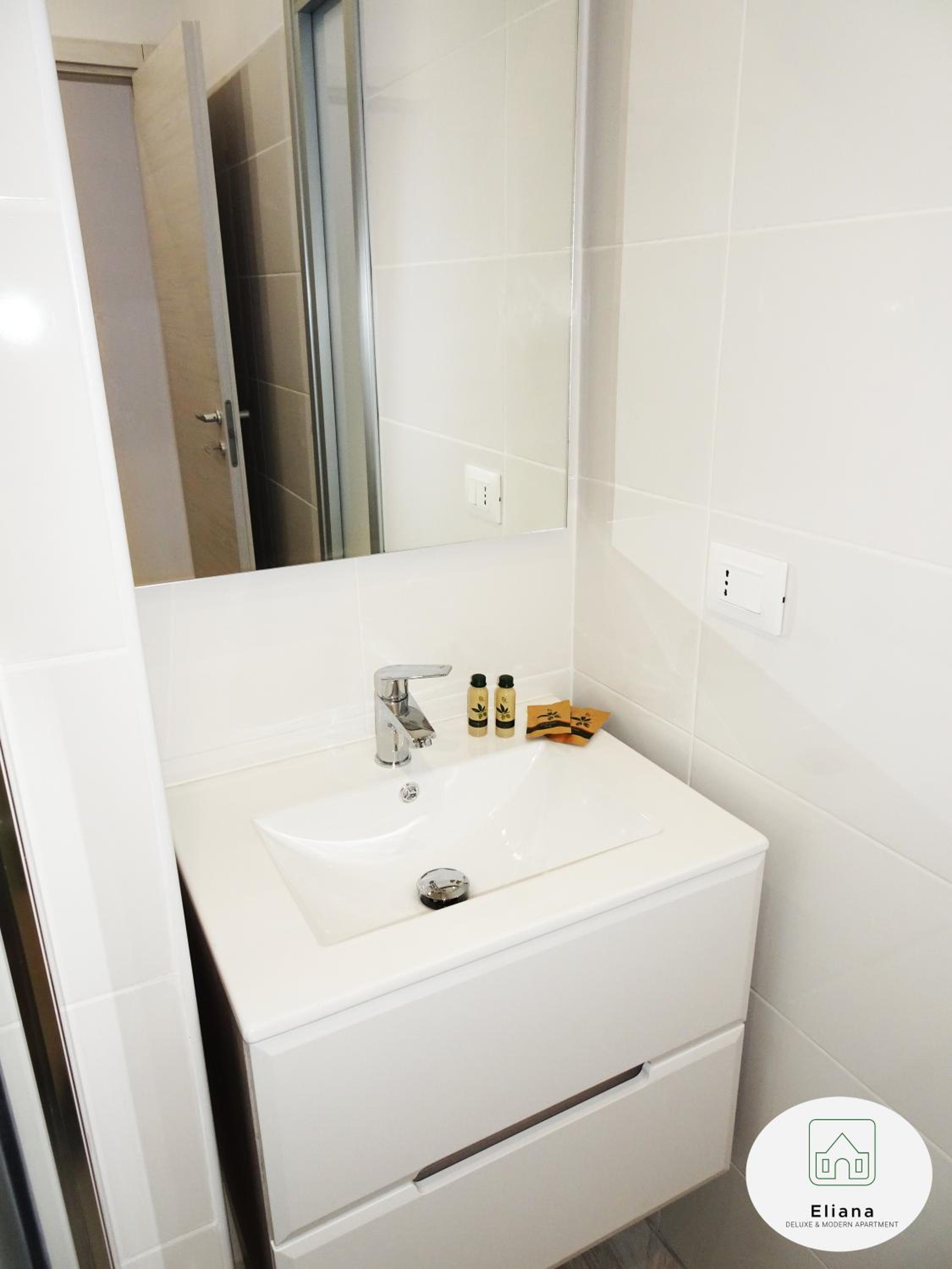 Eliana Deluxe & Modern Apartment