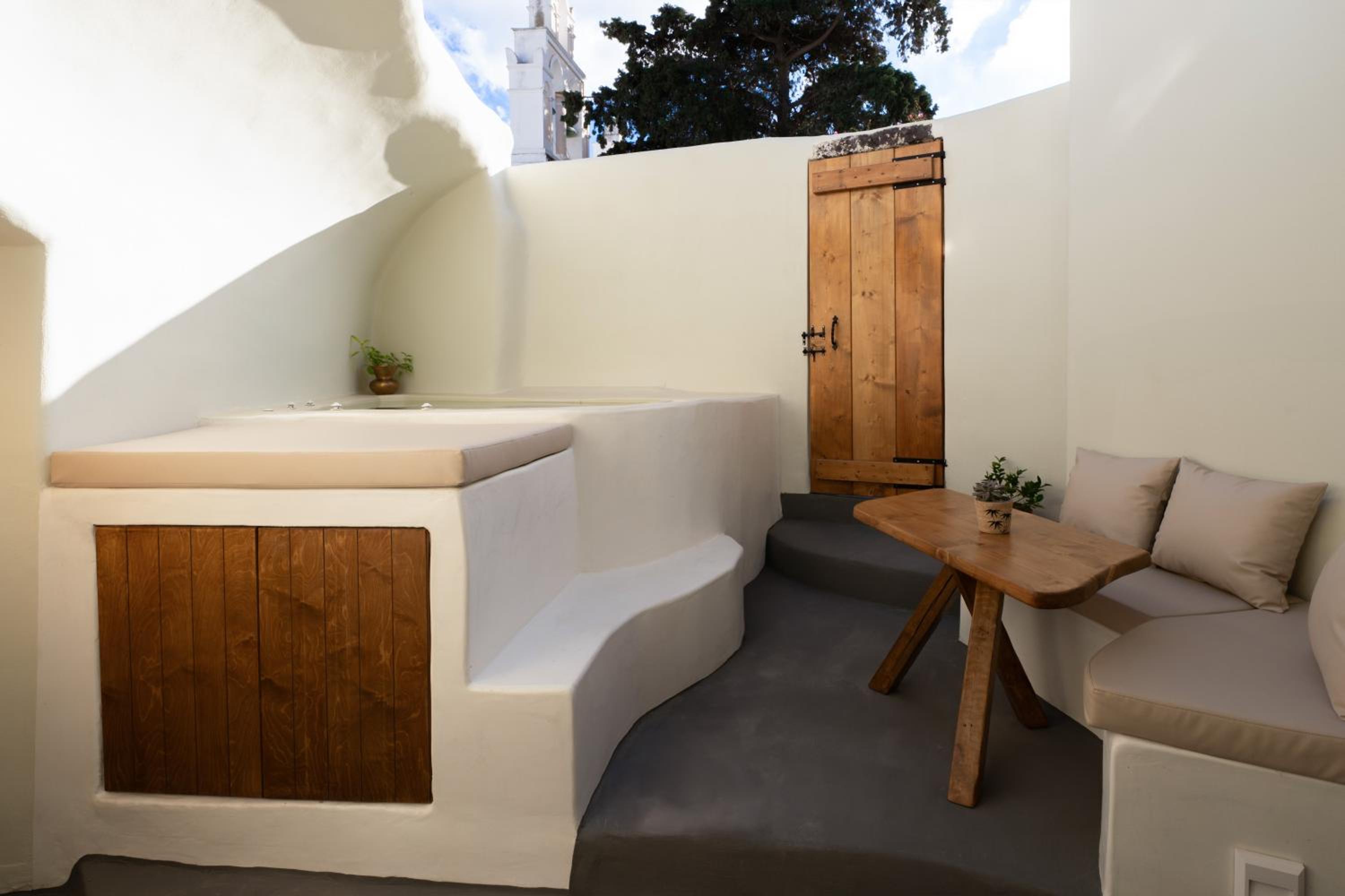 Approxi Cave: 2-Bedroom Retreat photo 3