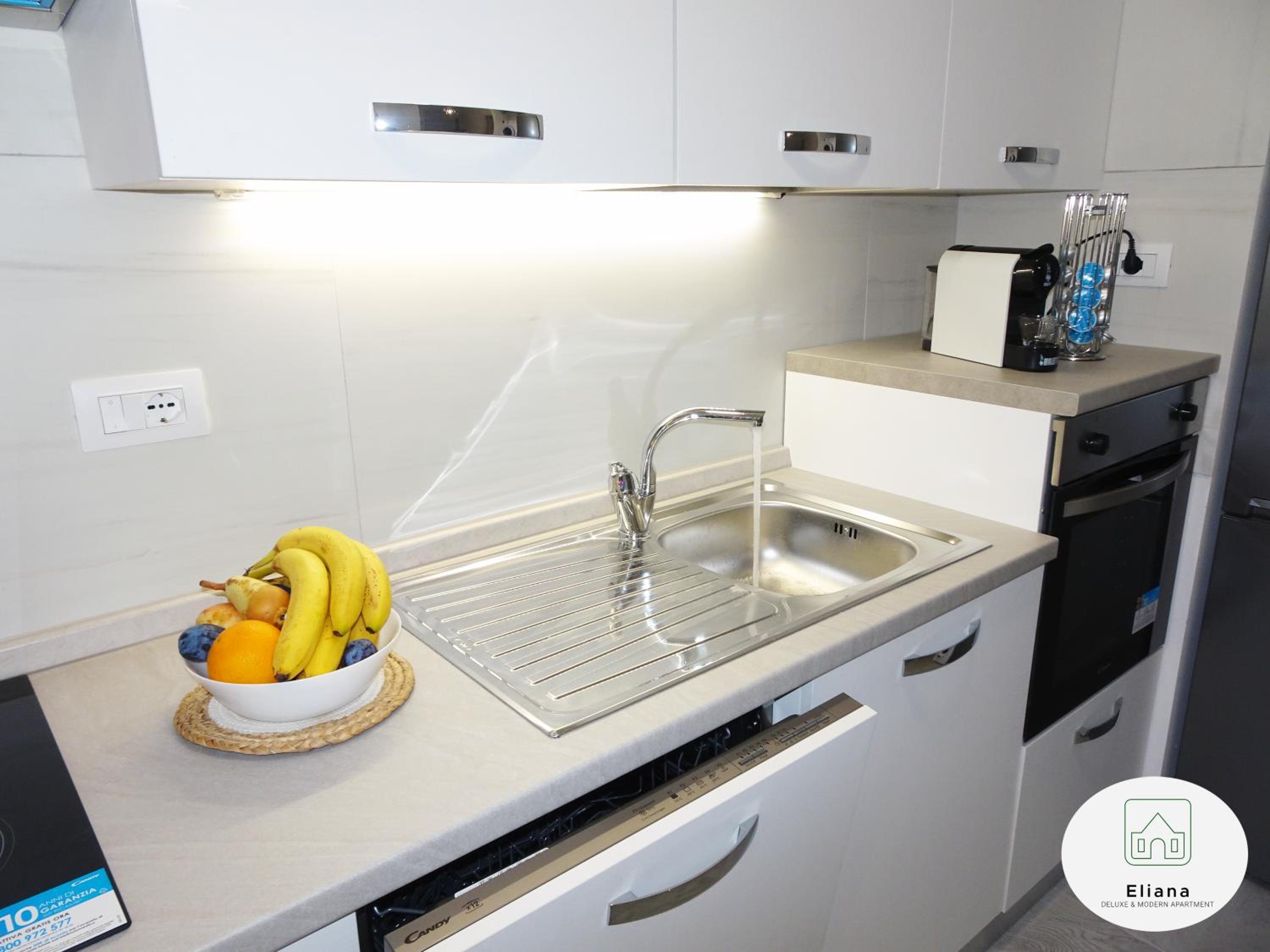 Eliana Deluxe & Modern Apartment