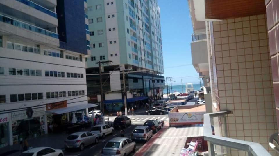 Apartamento a poucos passos do mar