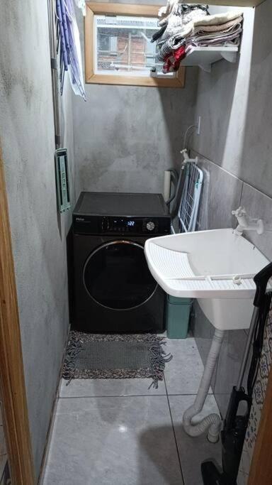 Casa com Piscina e Parquinho
