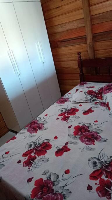 Casa com Piscina e Parquinho