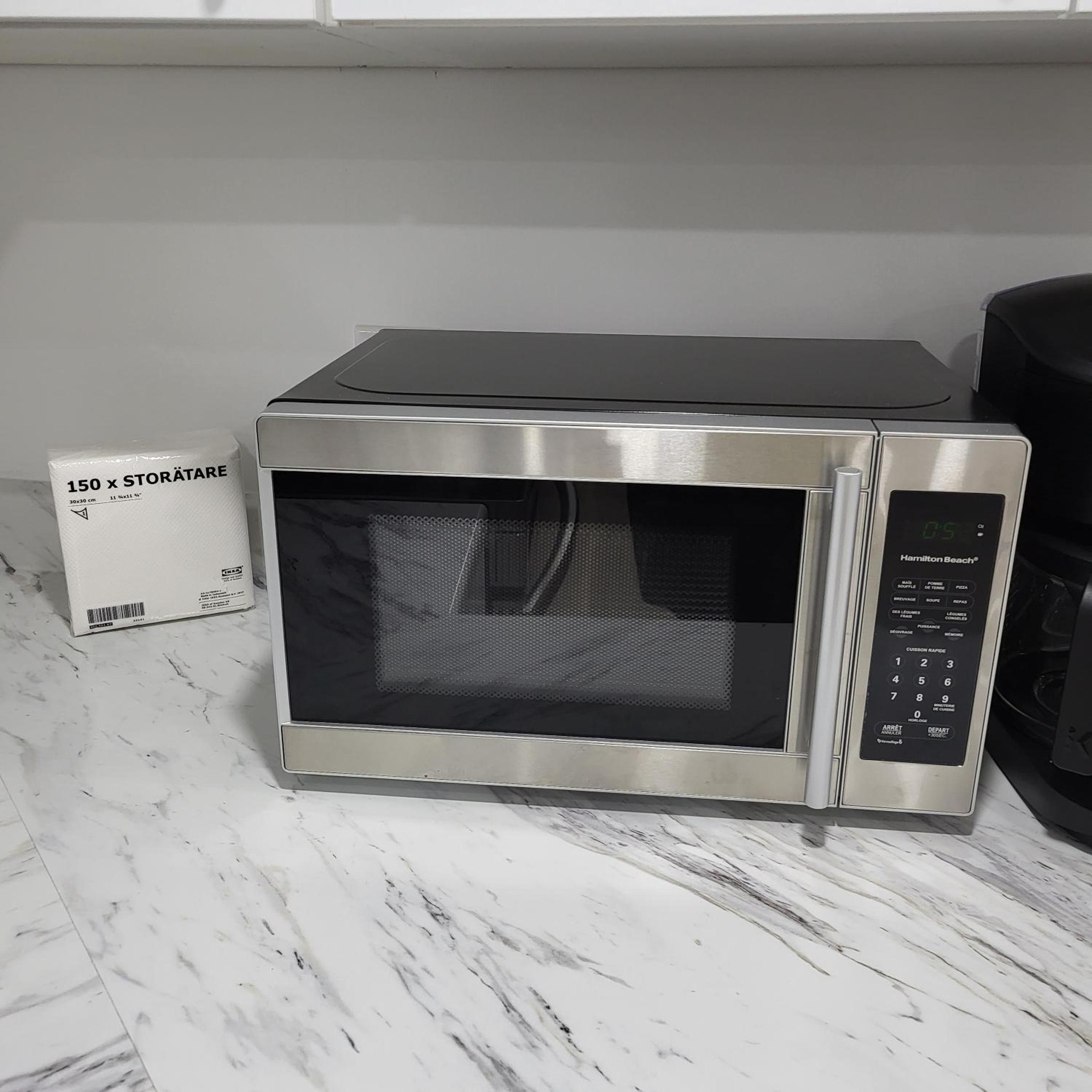 Bright 2 Bedroom Basement Apartment in Angus