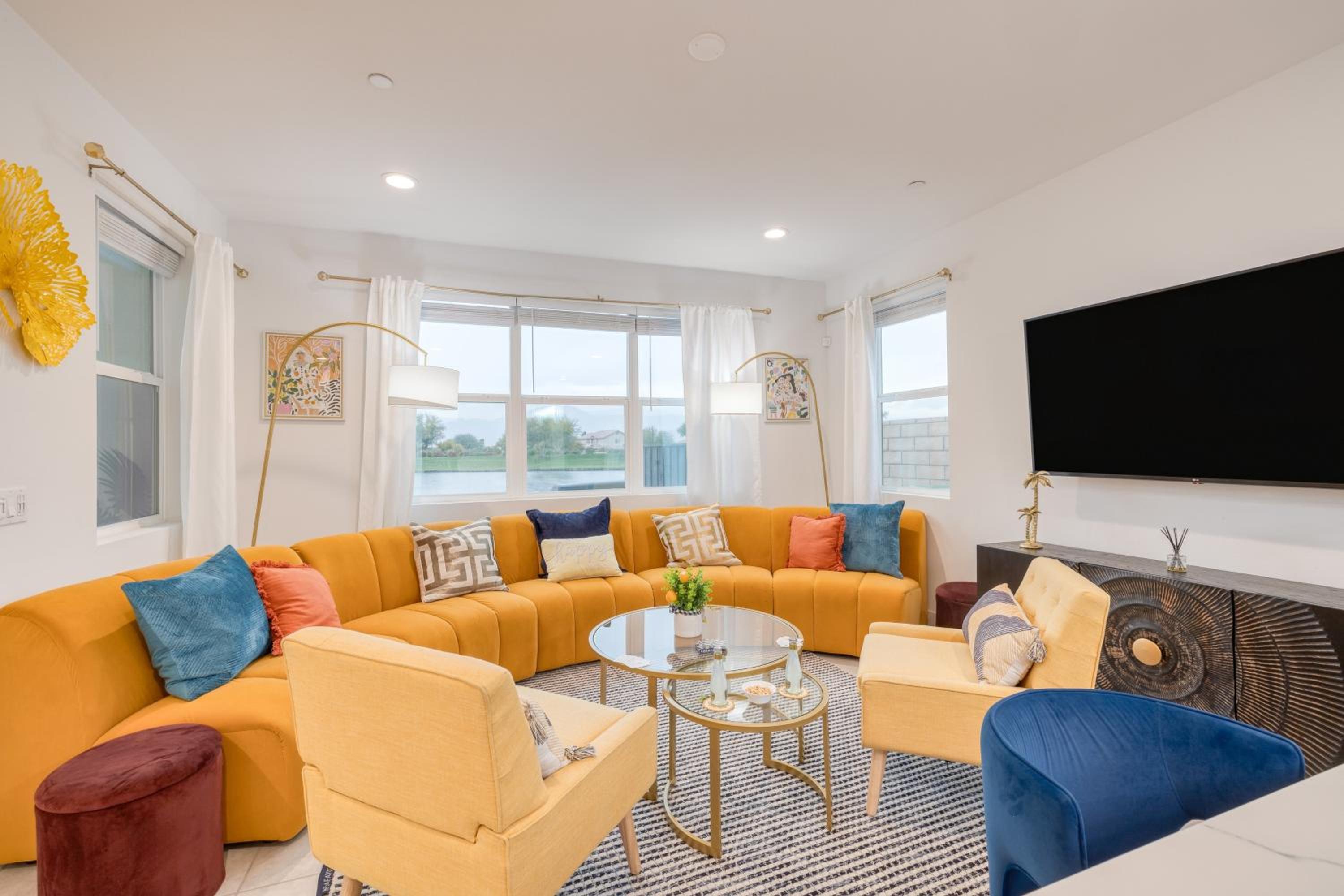 Sunburst by AvantStay Lakefront Mountain Views