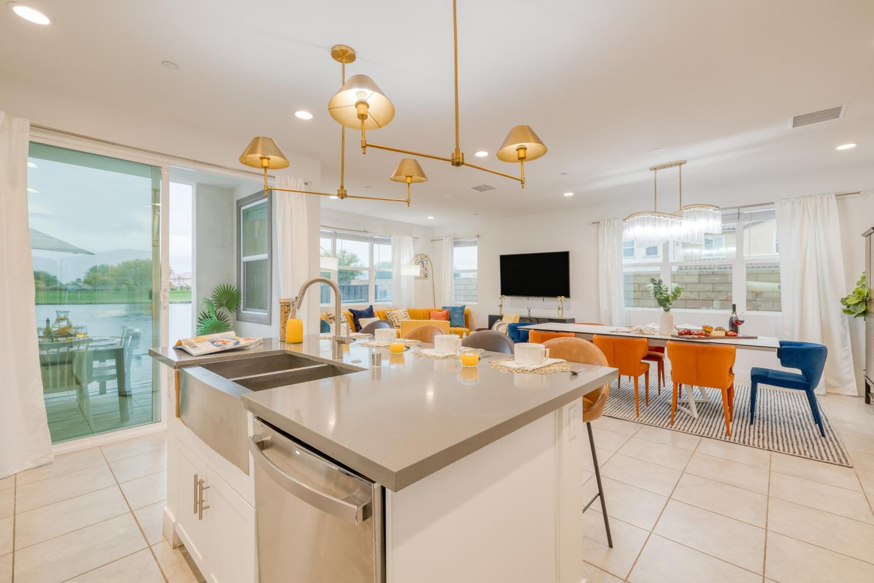 Sunburst by AvantStay Lakefront Mountain Views