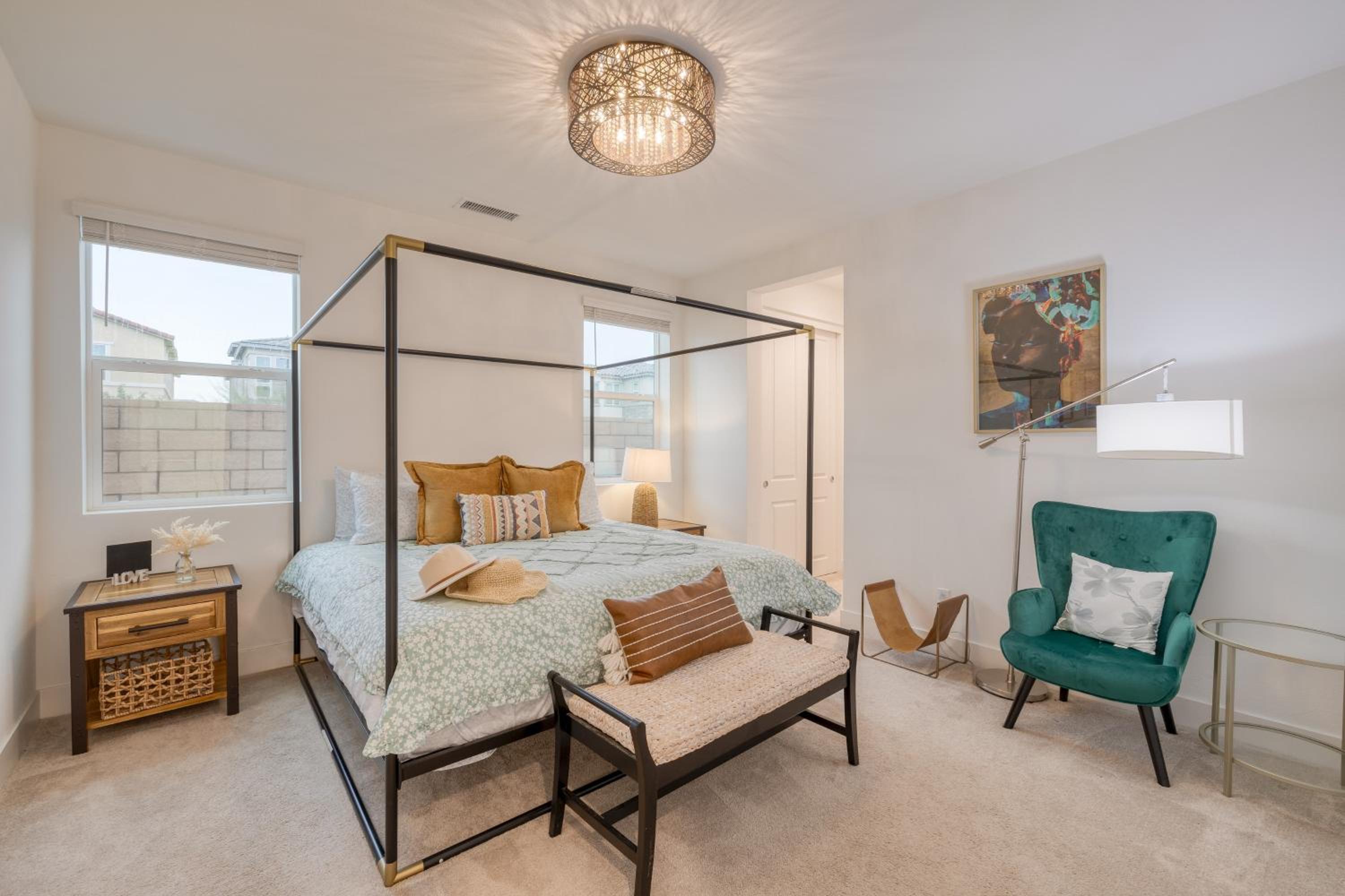 Sunburst by AvantStay Lakefront Mountain Views