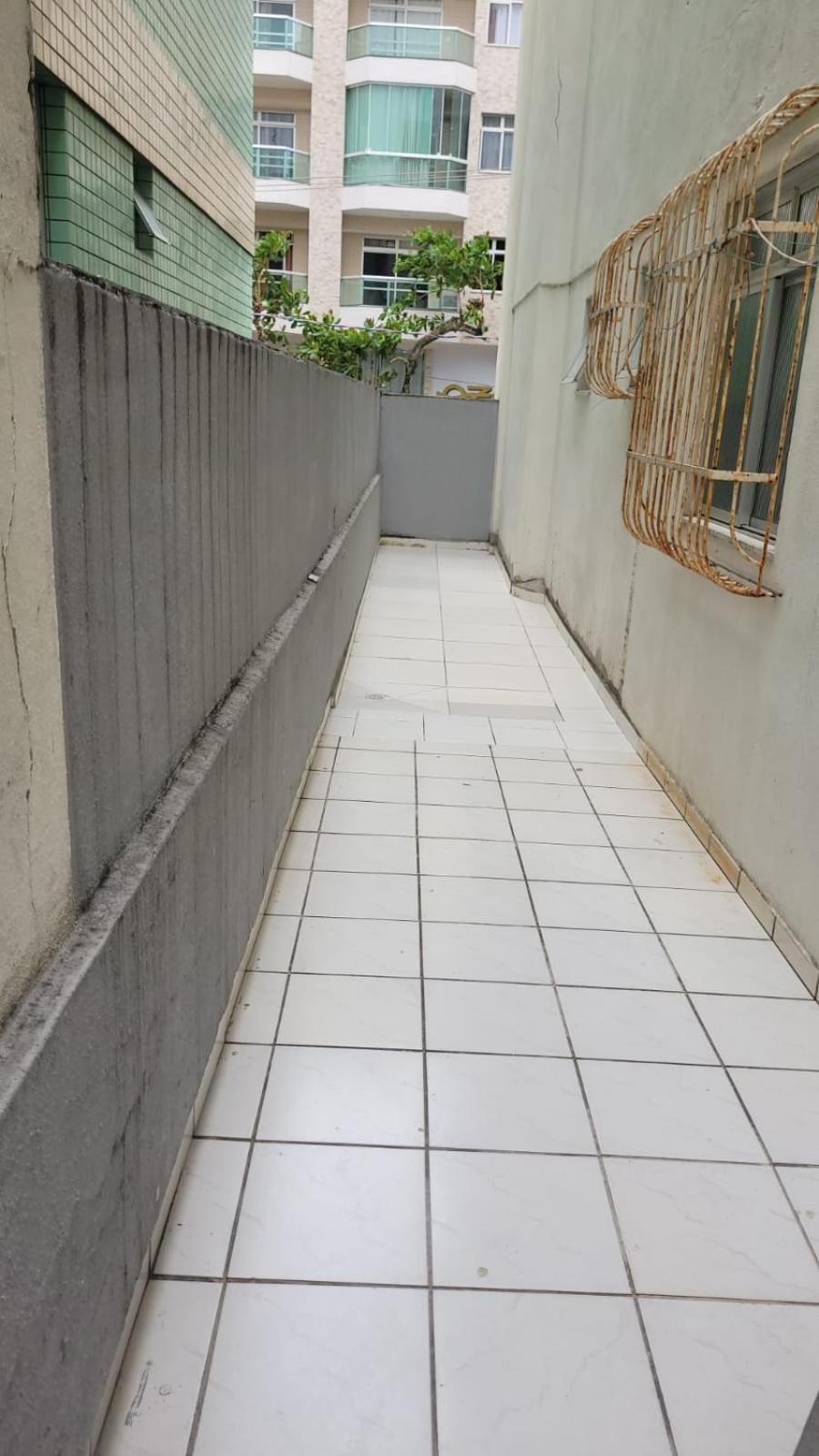 Apartamento a poucos passos do mar