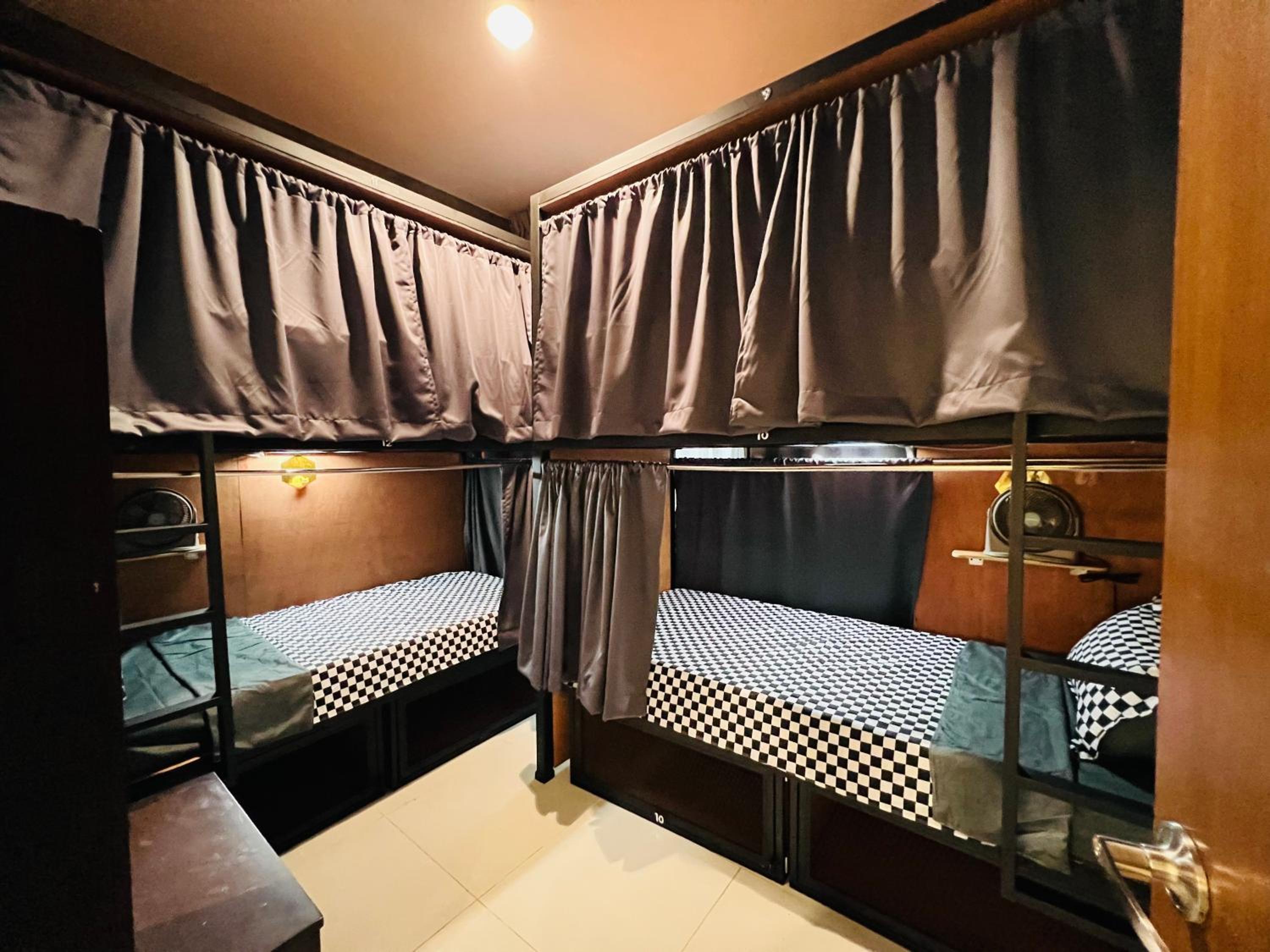 Empire Hostel Regalia