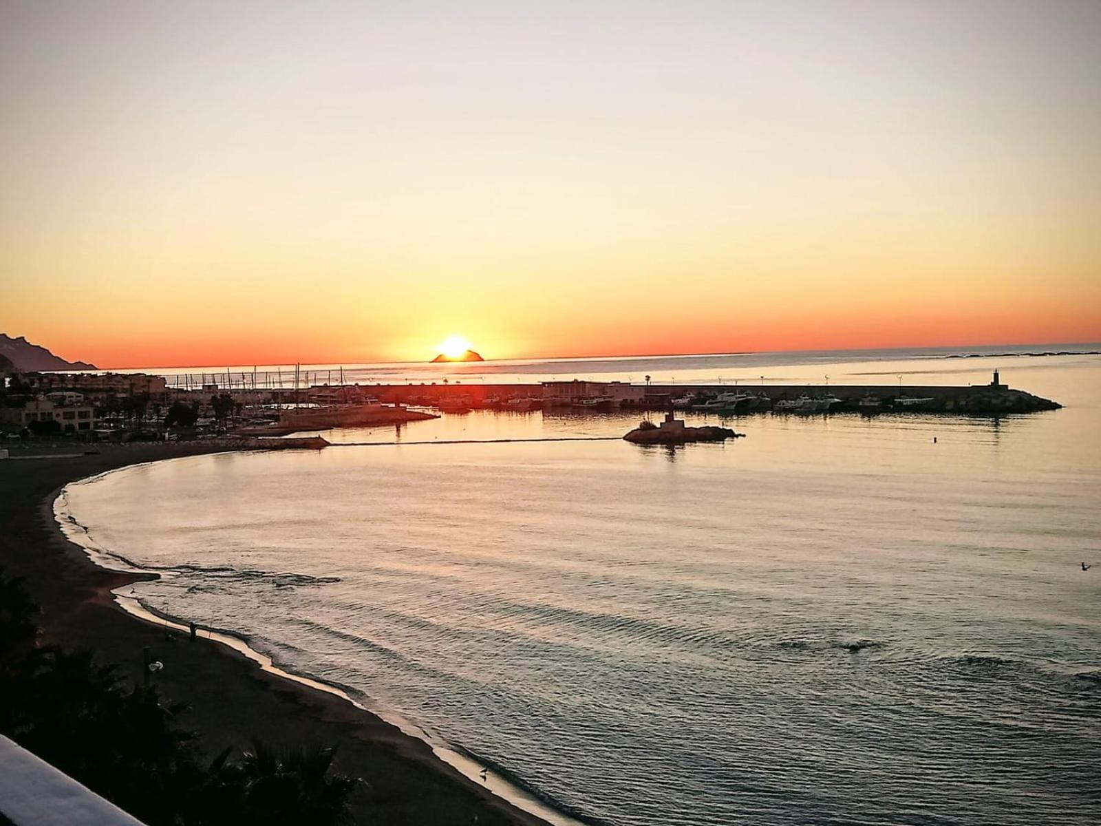 Apartamento L´espigo de Saoret primera linea playa Centro soleado y recien renovado