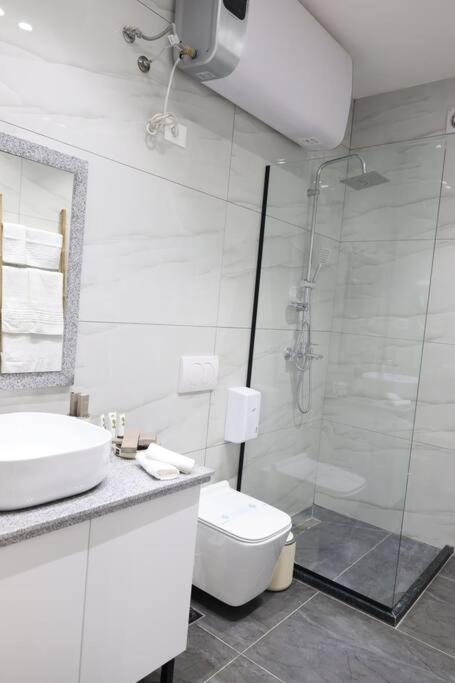 Hira City Center Apartment 5