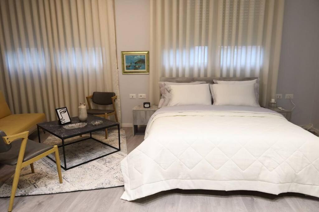 Hira City Center Apartment 5