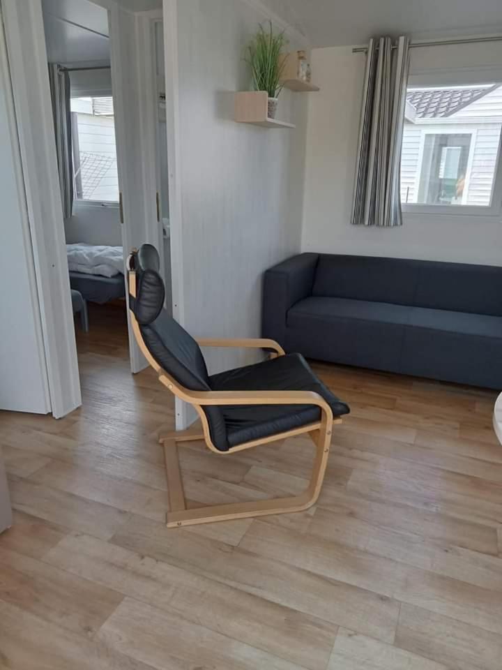 Stacaravan Bredene met tuin nr 2126