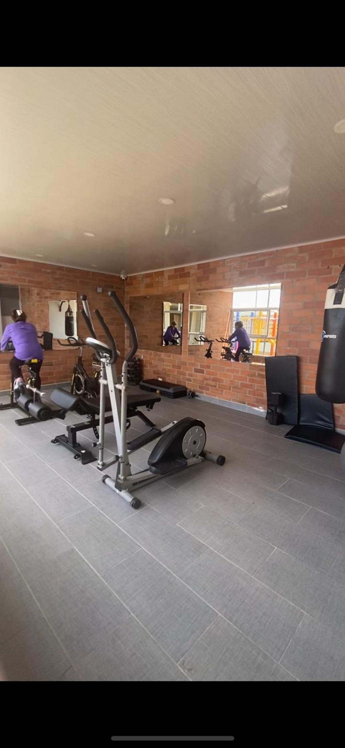 Hermoso Aparta suite con ingreso privado Piscina turco y gimnasio