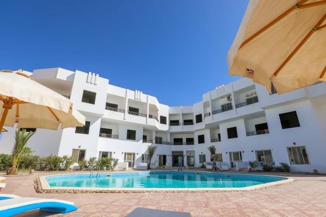 La bonita compound
