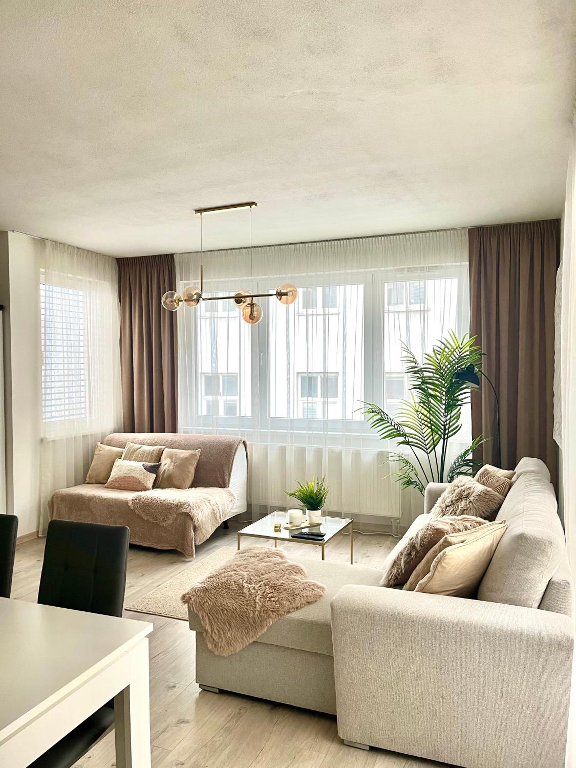 The Elite Suite II downtown AC & garage parking