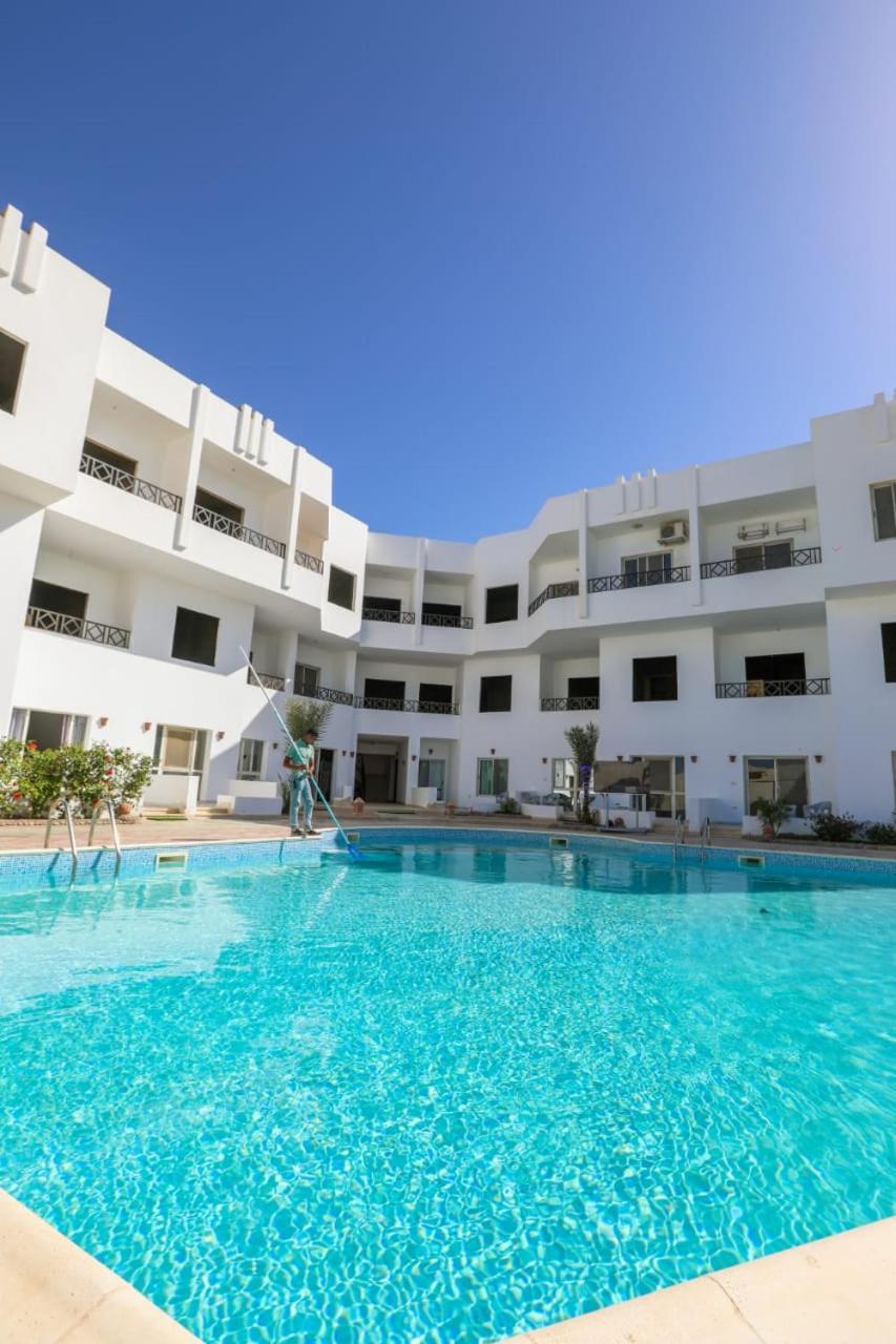 La bonita compound