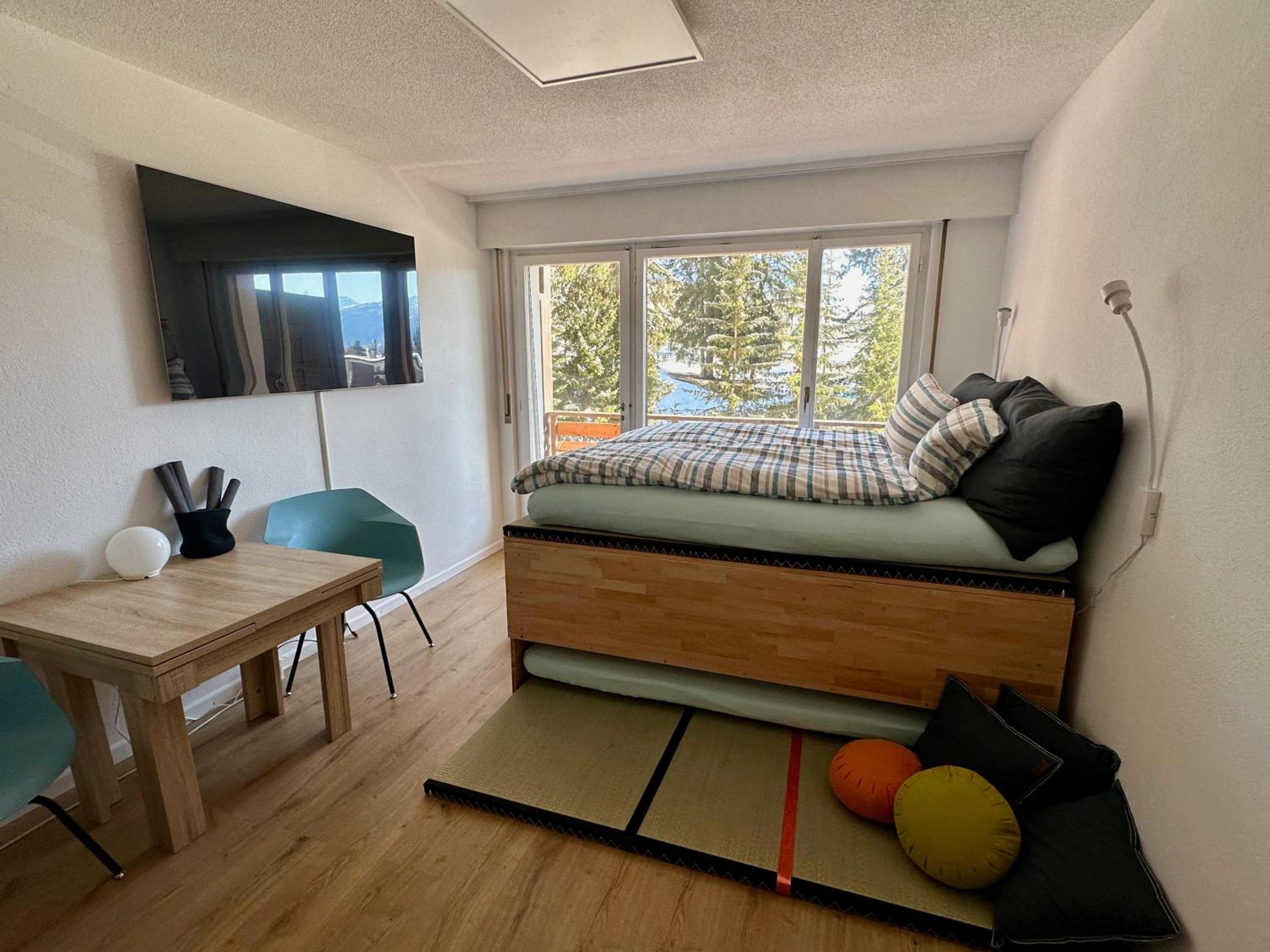 Studio Serenity, 4 min walk to center!