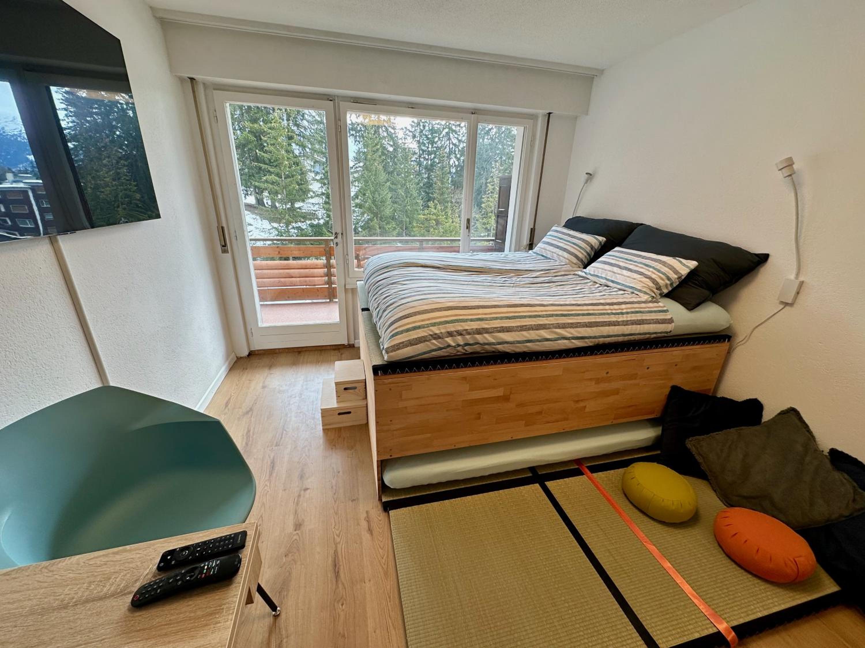 Studio Serenity, 4 min walk to center!