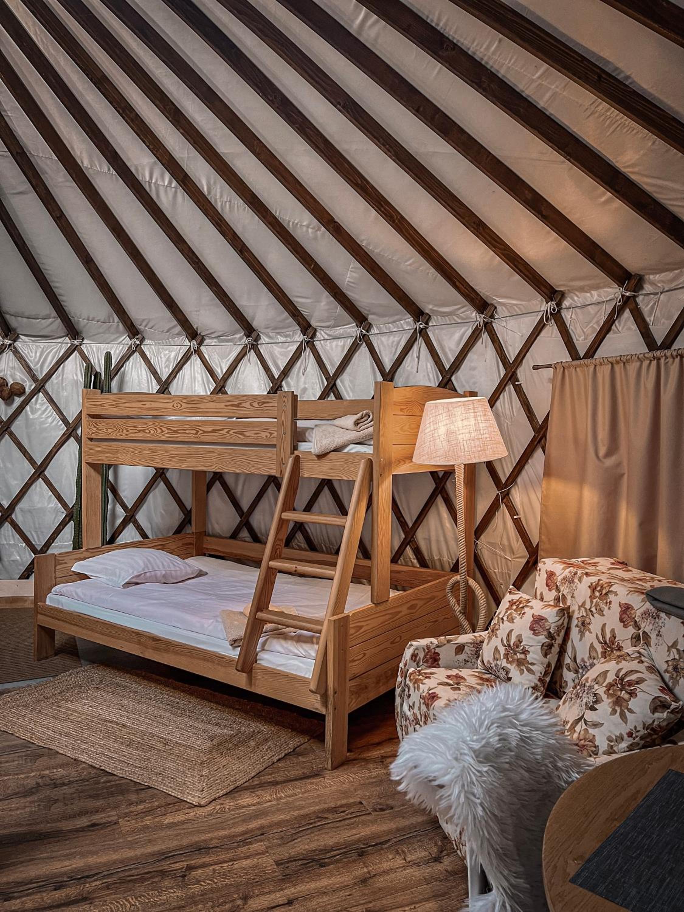 Aloha Glamp - Całoroczny glamping nad rzeką z prywatną balią - Stok narciarski, góry, lasy, sauna