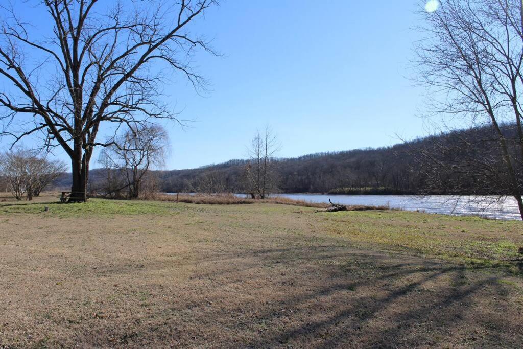 Hell Creek Cabin on the White River view 4