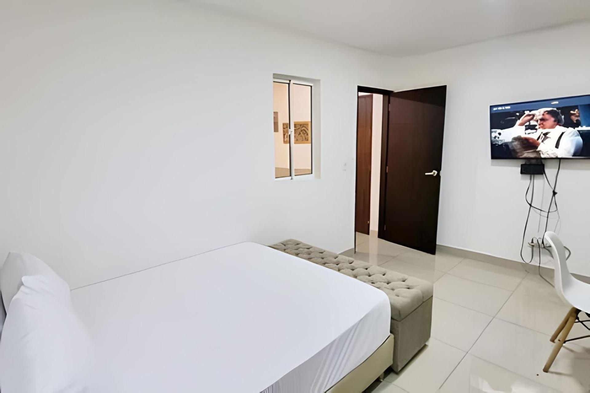 ED SANTO TOMAS LAURELES MEDELLIN