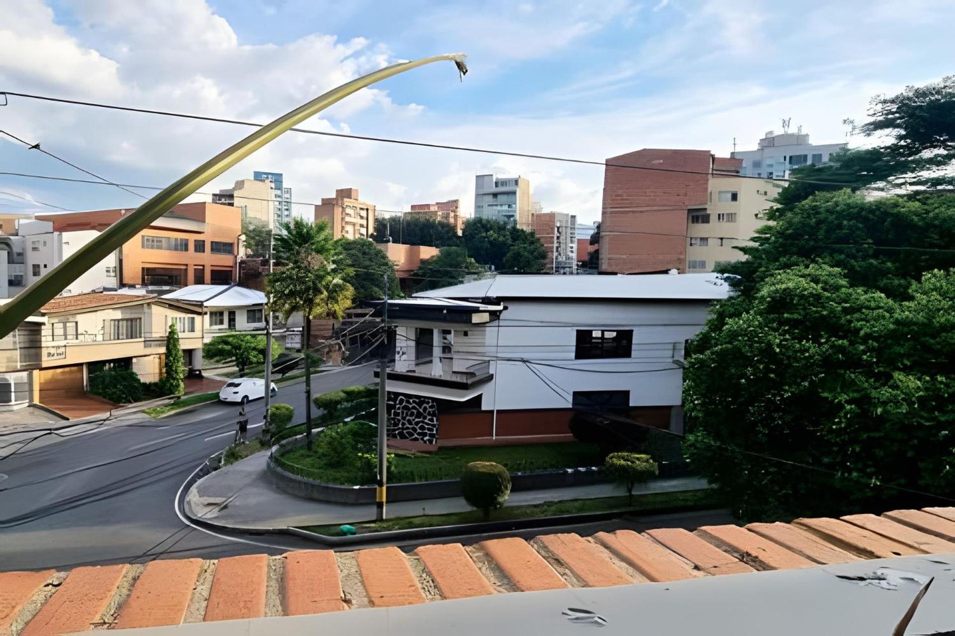 ED SANTO TOMAS LAURELES MEDELLIN