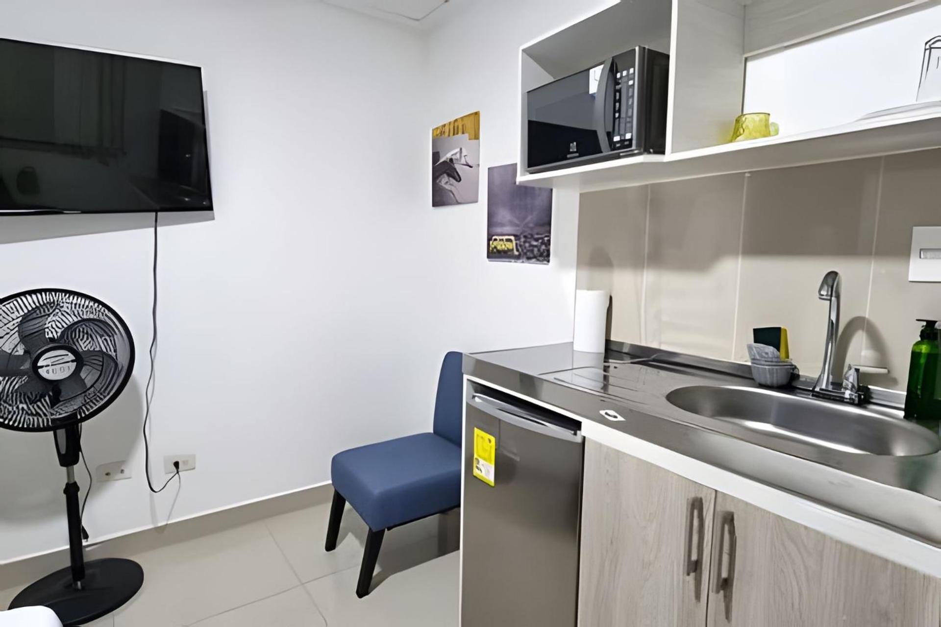ED SANTO TOMAS LAURELES MEDELLIN