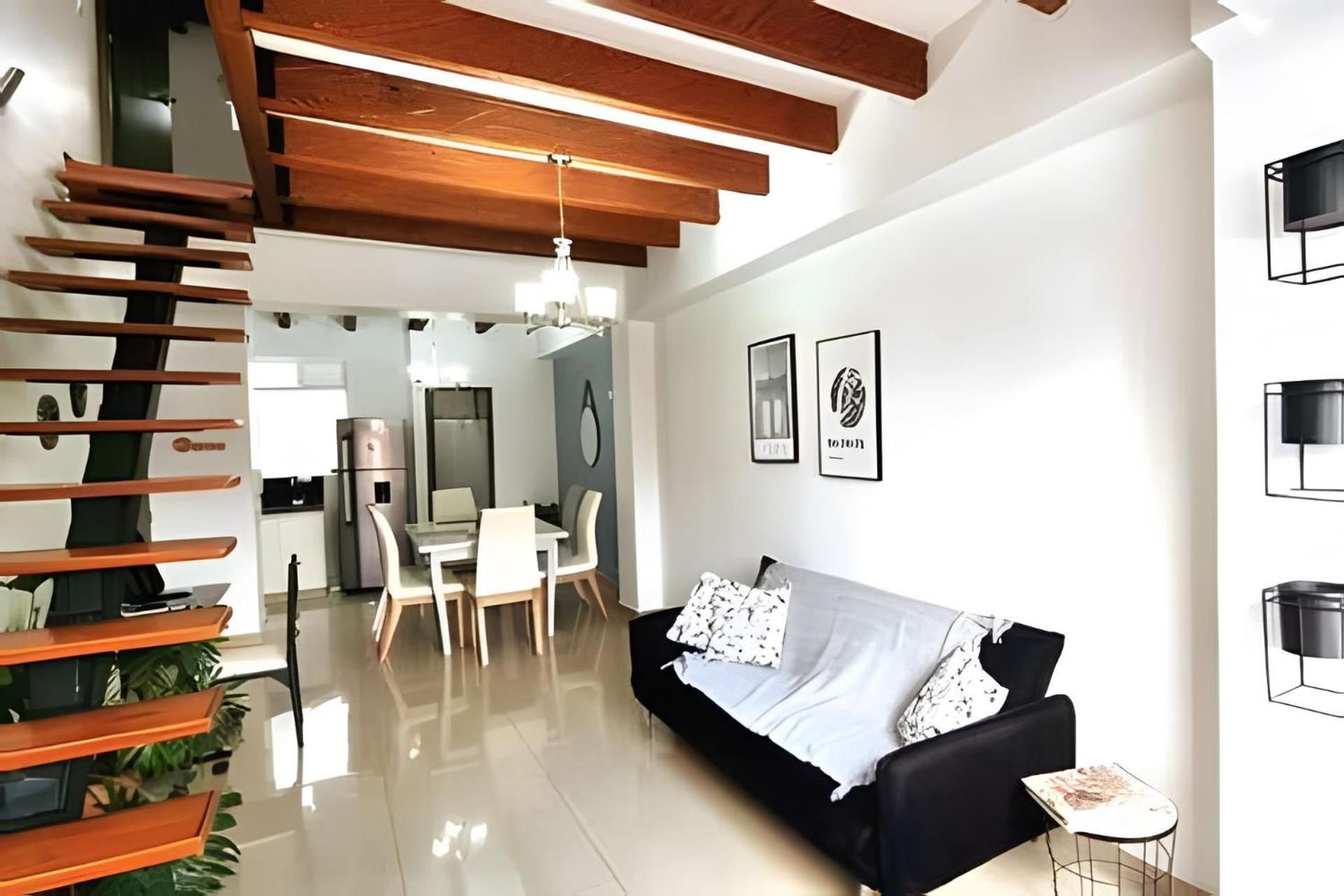 ED SANTO TOMAS LAURELES MEDELLIN