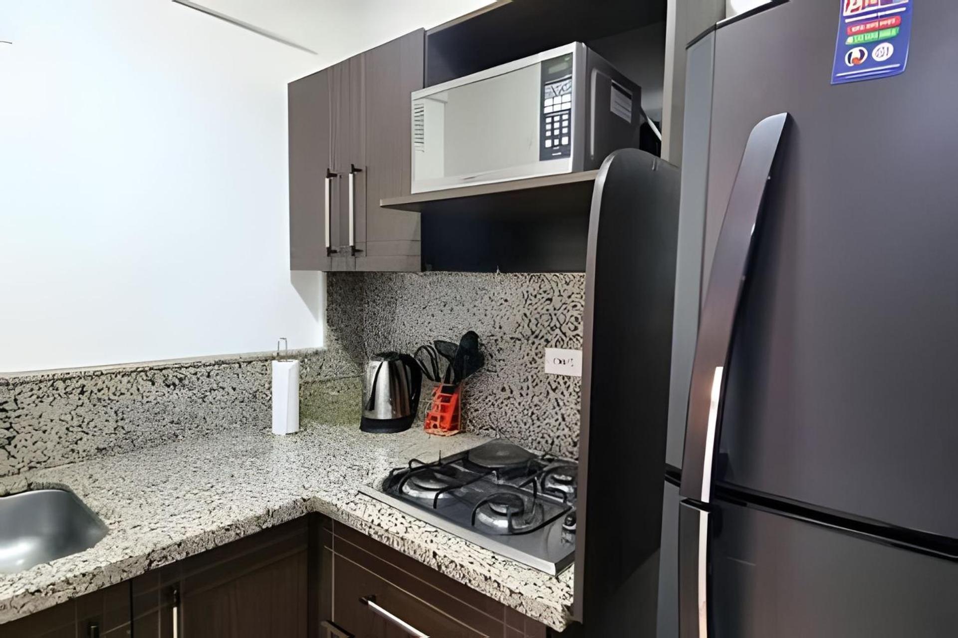 ED SANTO TOMAS LAURELES MEDELLIN