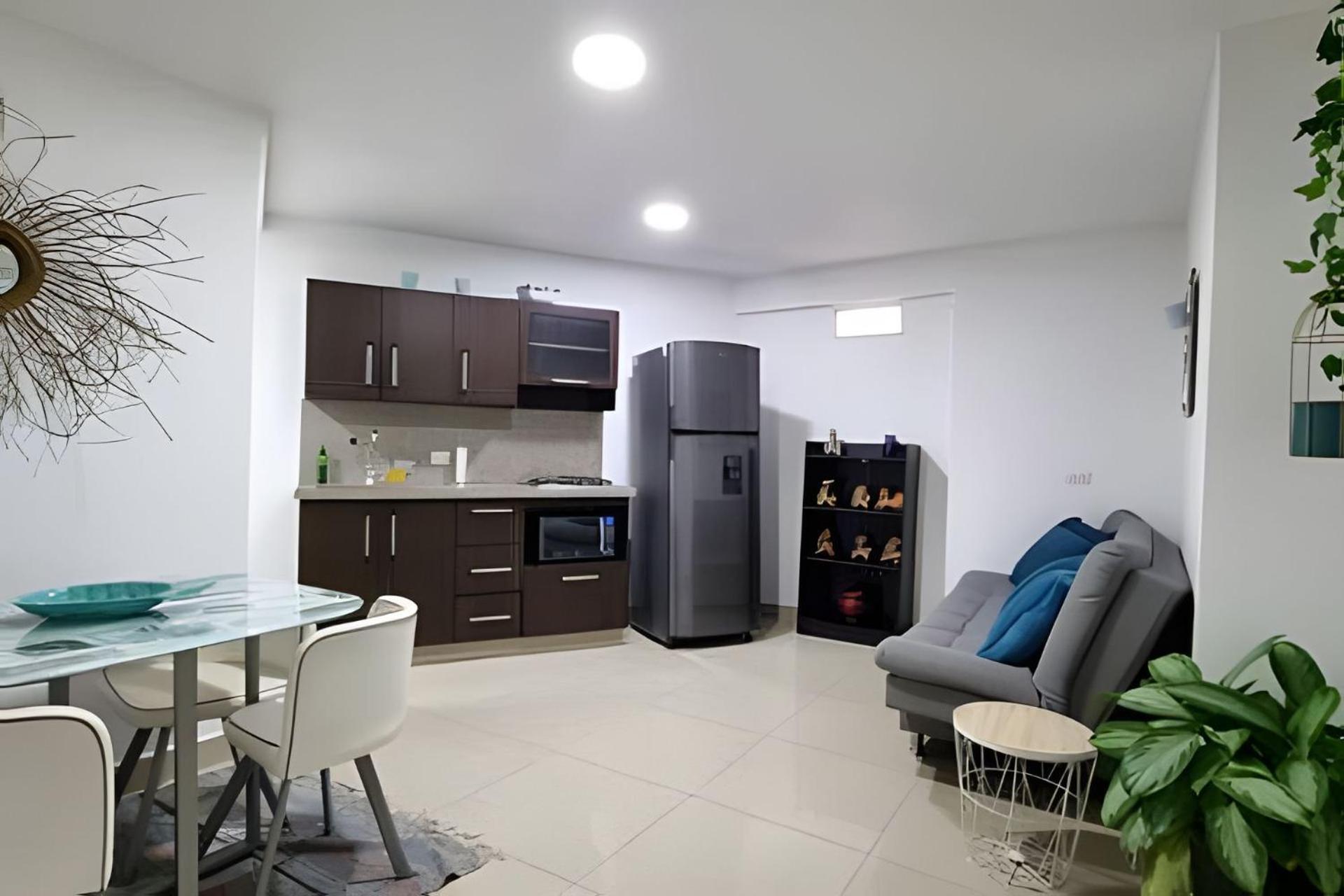 ED SANTO TOMAS LAURELES MEDELLIN