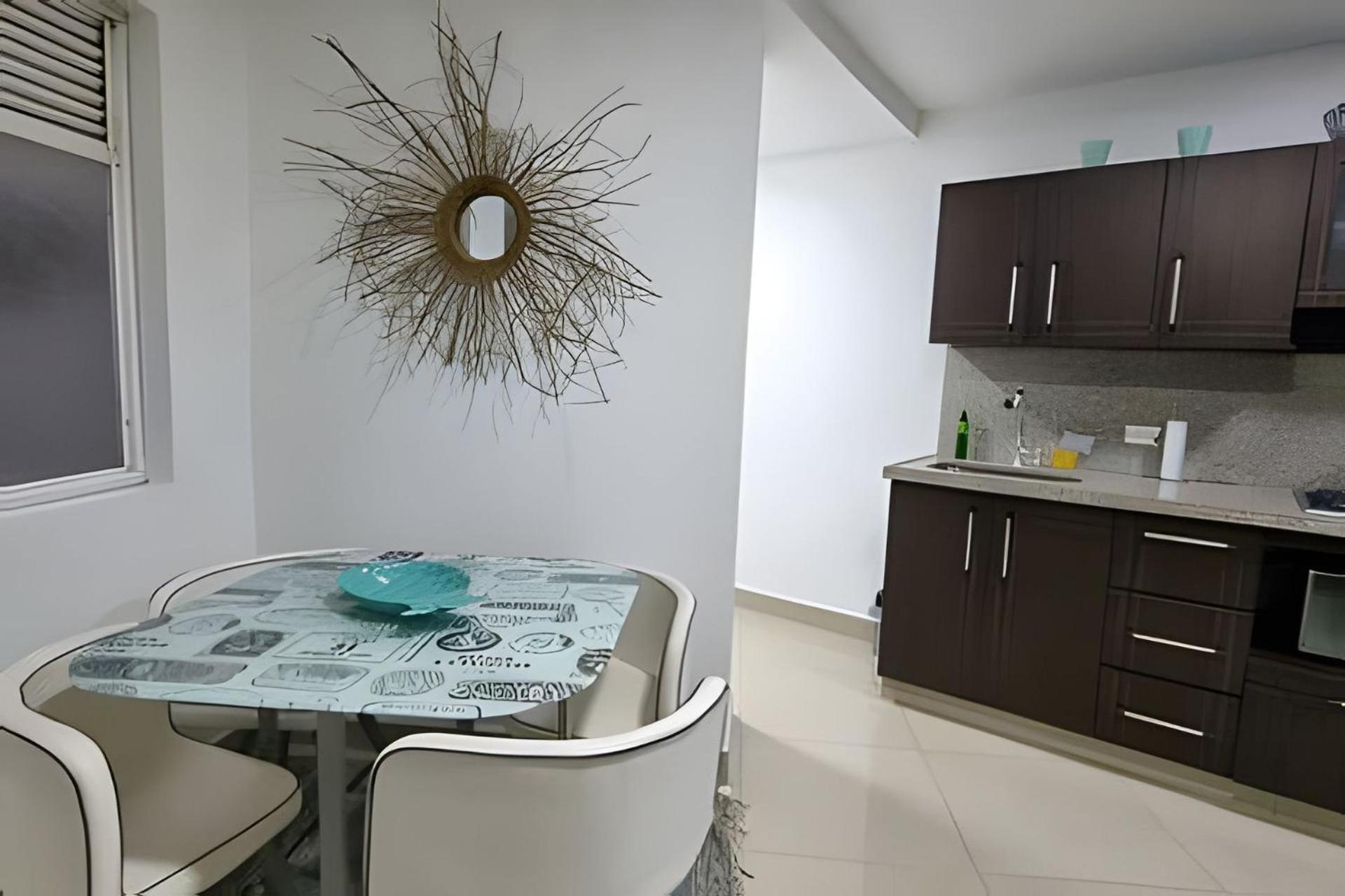 ED SANTO TOMAS LAURELES MEDELLIN