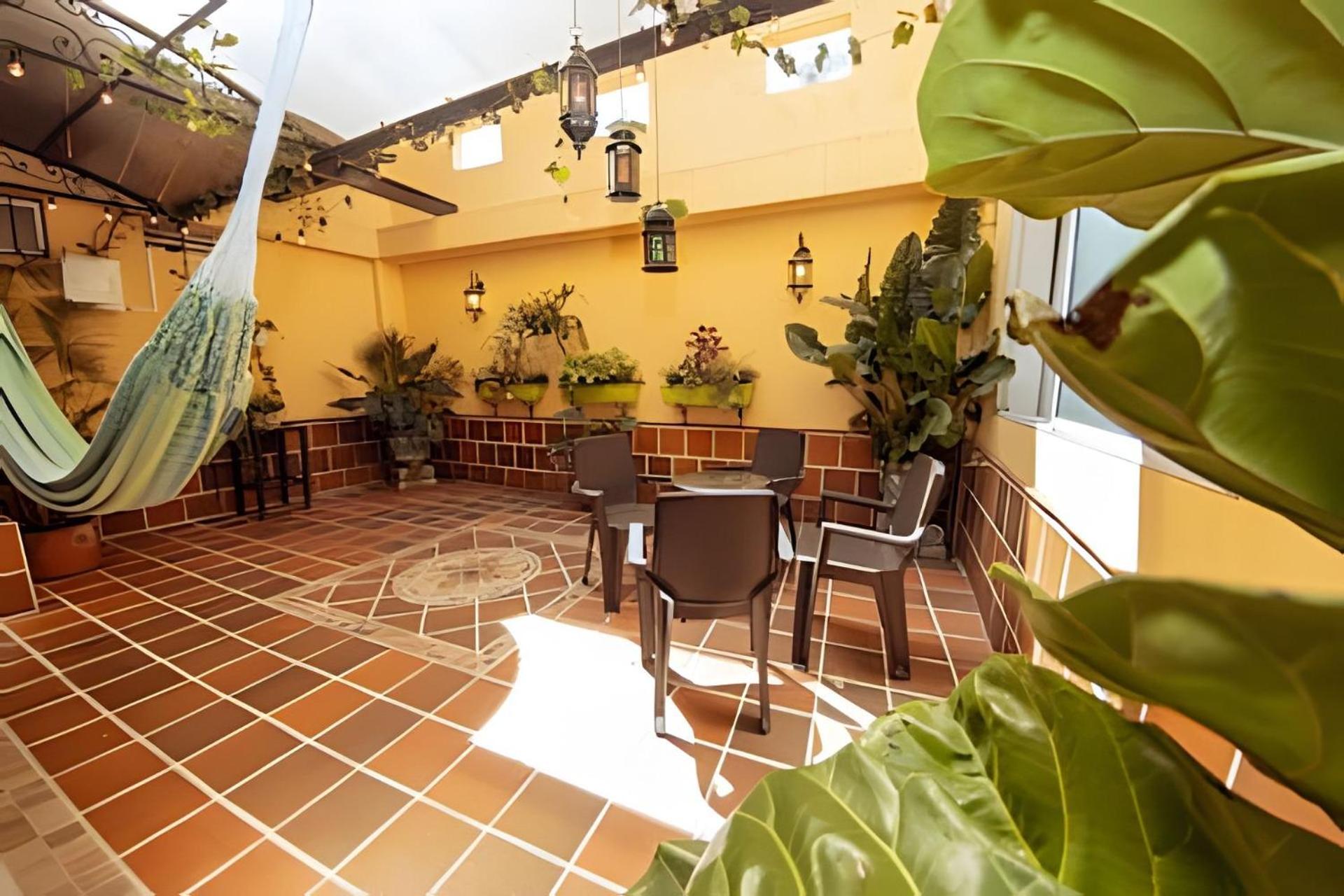 ED SANTO TOMAS LAURELES MEDELLIN