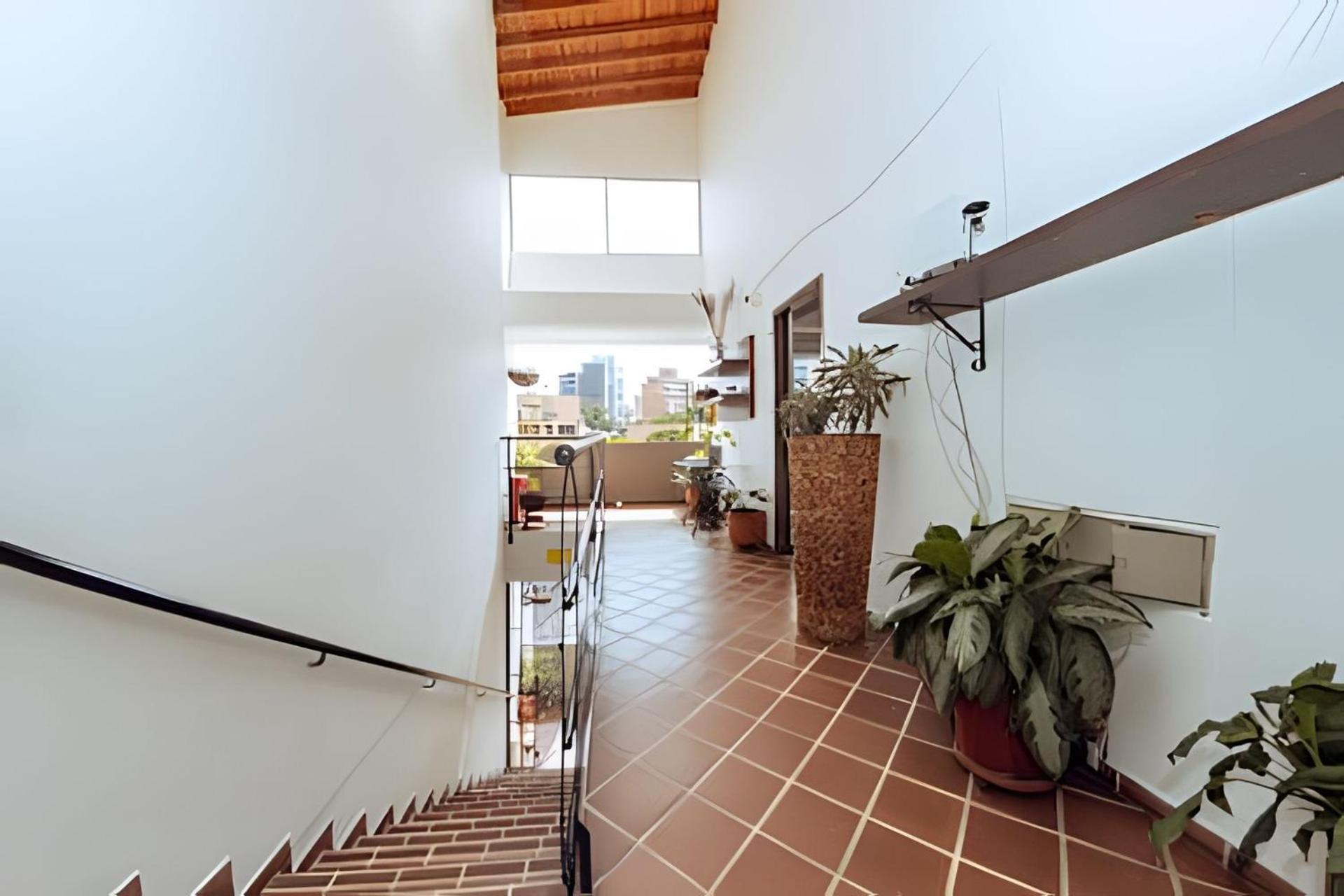 ED SANTO TOMAS LAURELES MEDELLIN