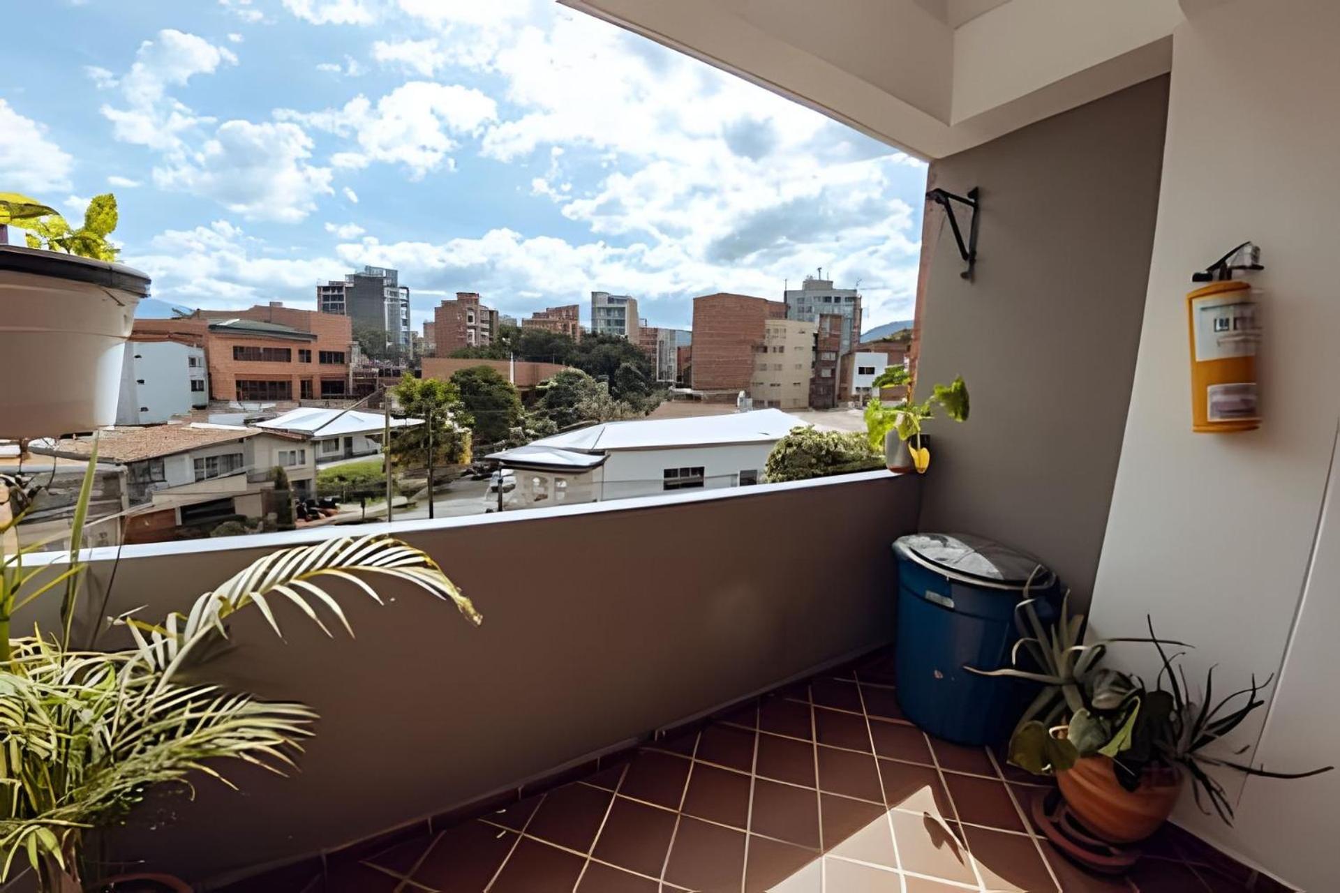 ED SANTO TOMAS LAURELES MEDELLIN
