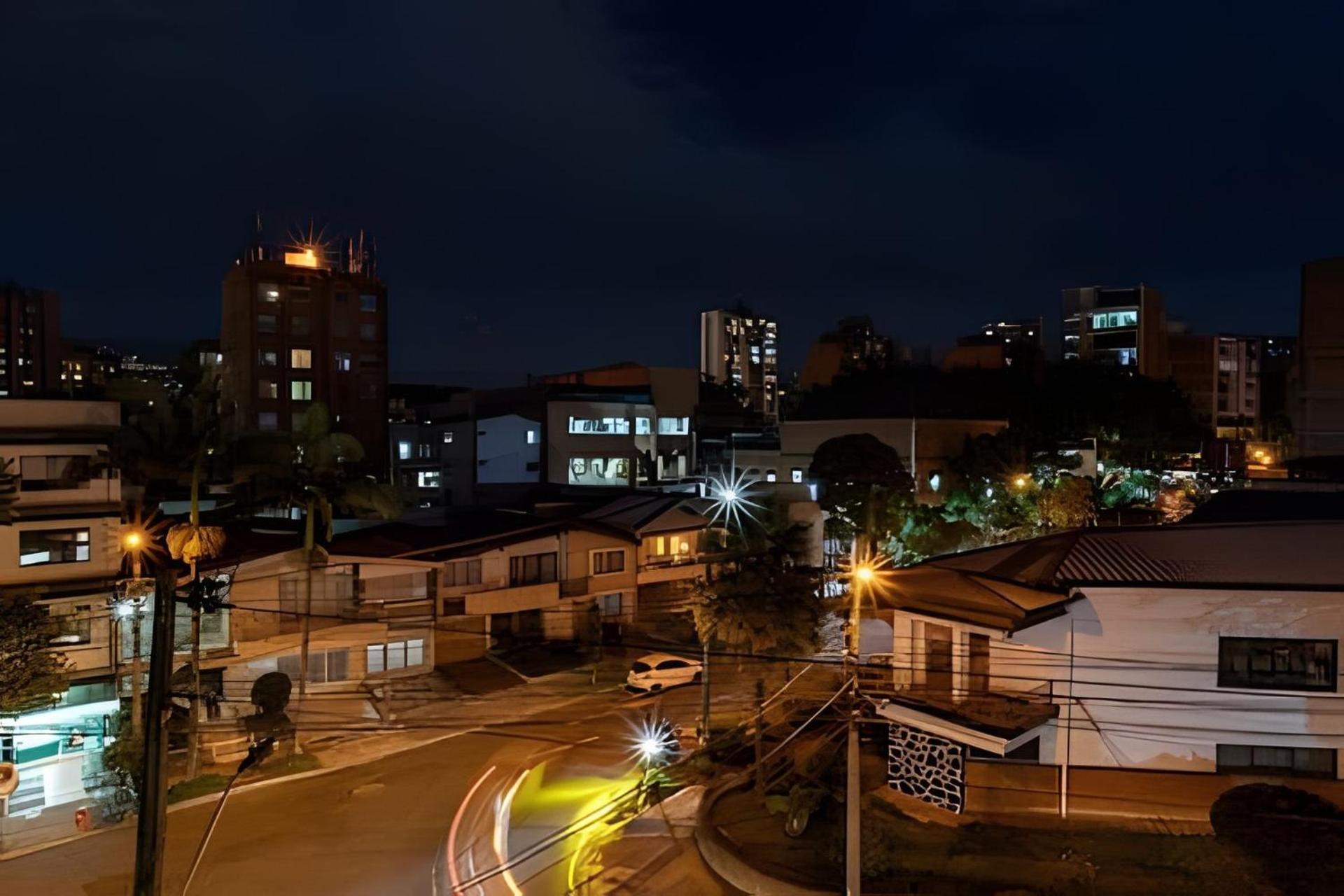 ED SANTO TOMAS LAURELES MEDELLIN