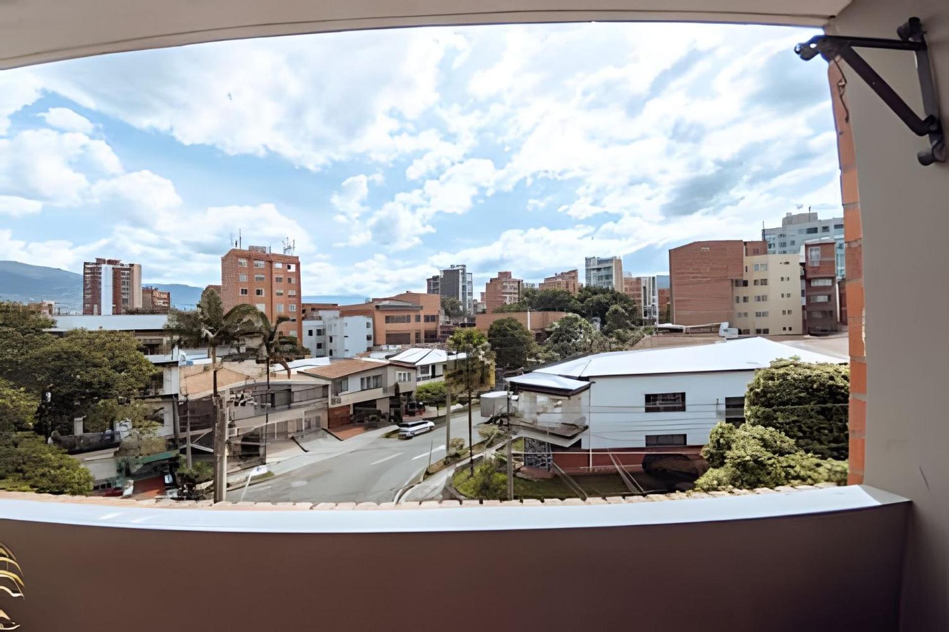 ED SANTO TOMAS LAURELES MEDELLIN