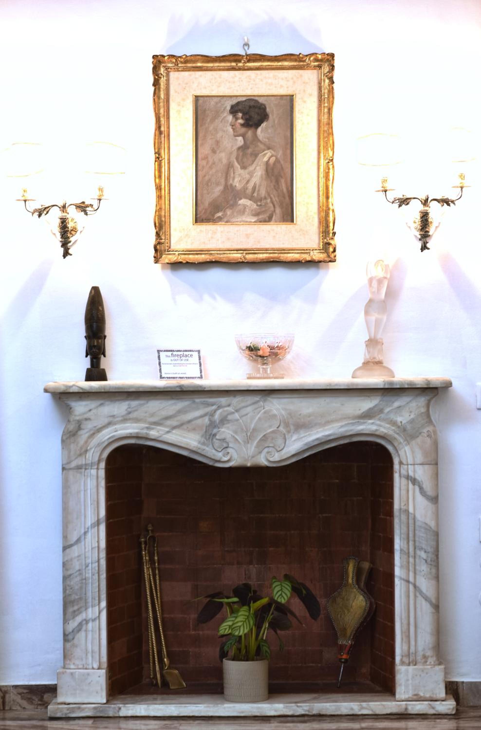 Soderini Splendor: First Floor Palazzo Charm at Castello Square