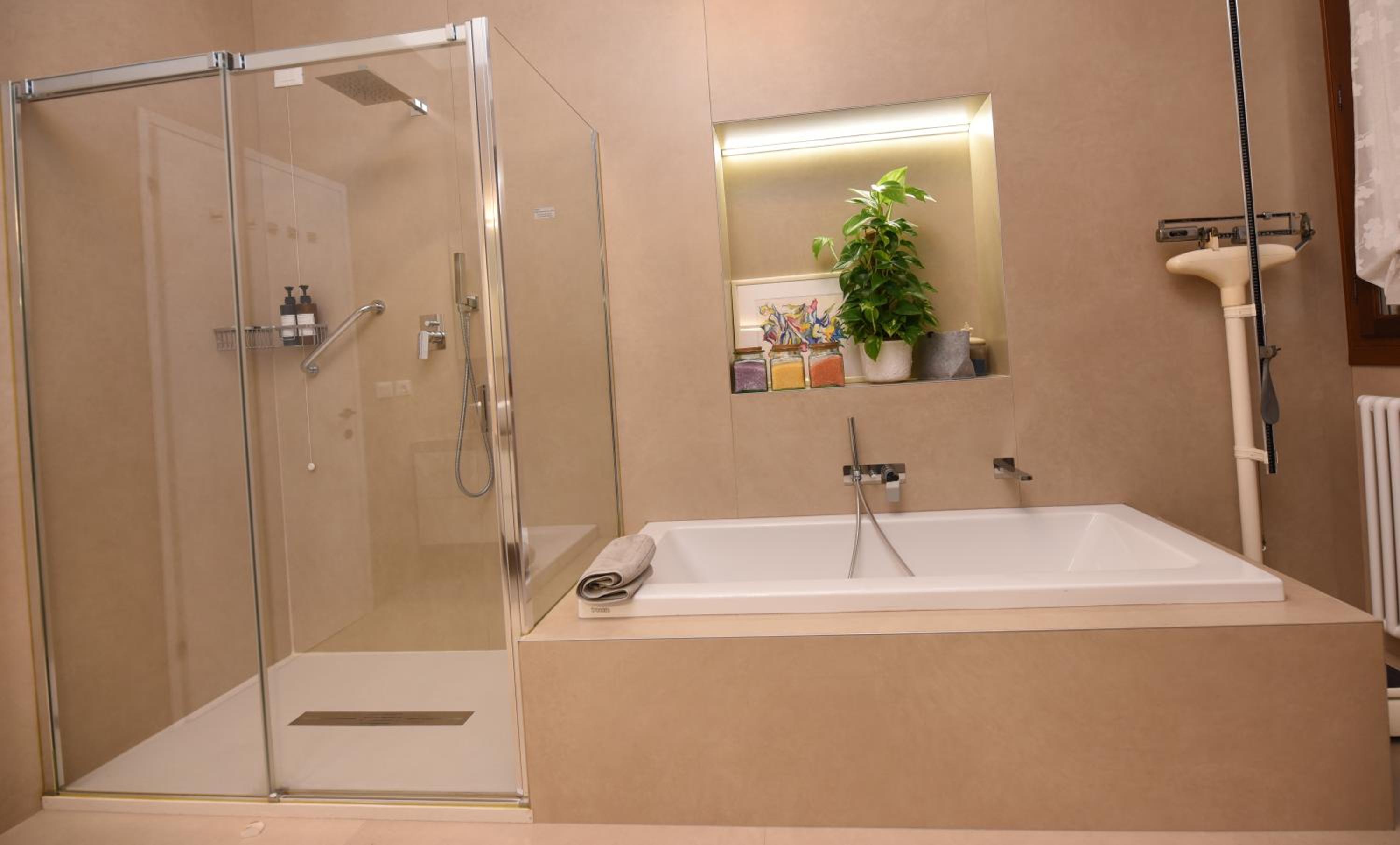 Soderini Splendor: First Floor Palazzo Charm at Castello Square