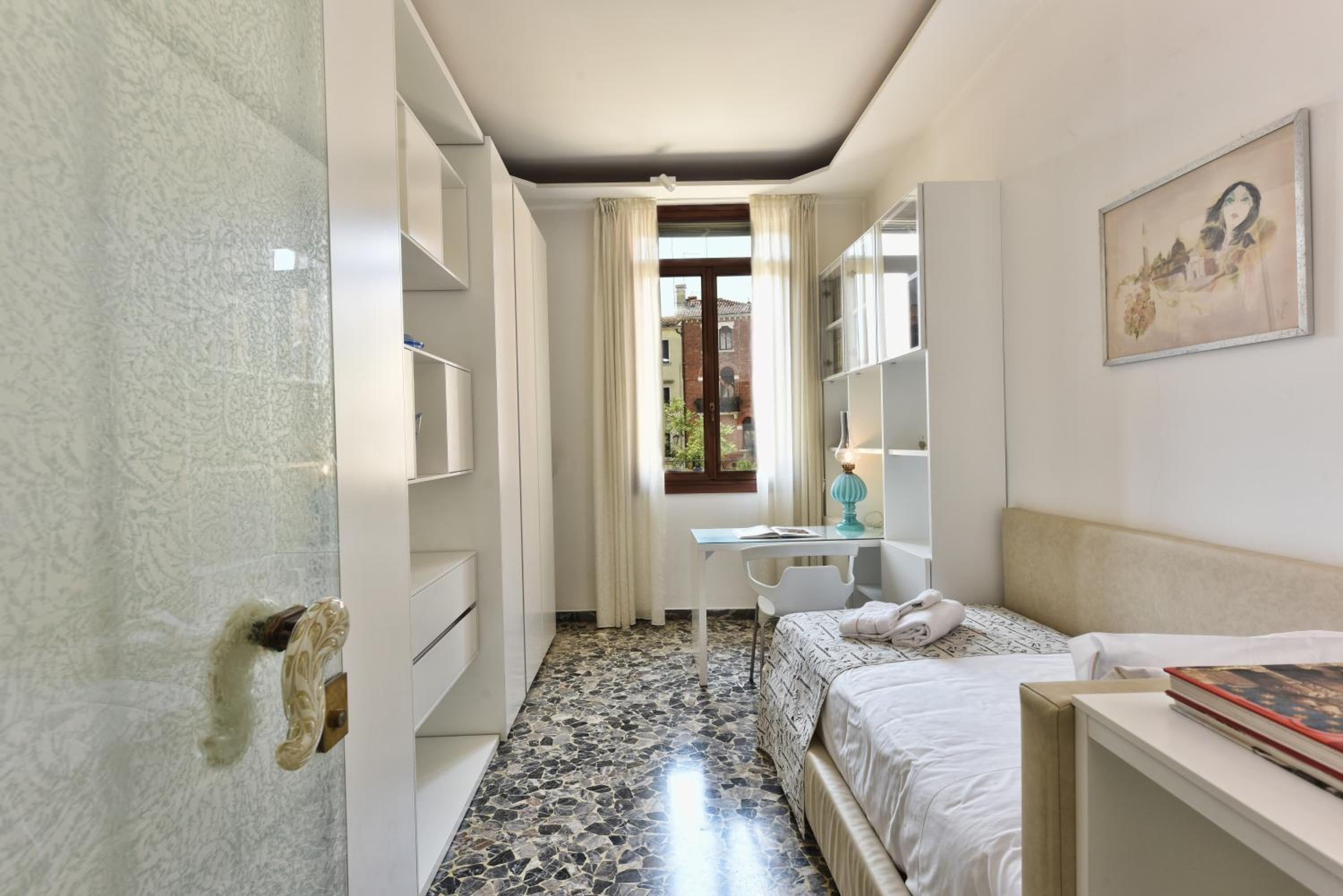 Soderini Splendor: First Floor Palazzo Charm at Castello Square
