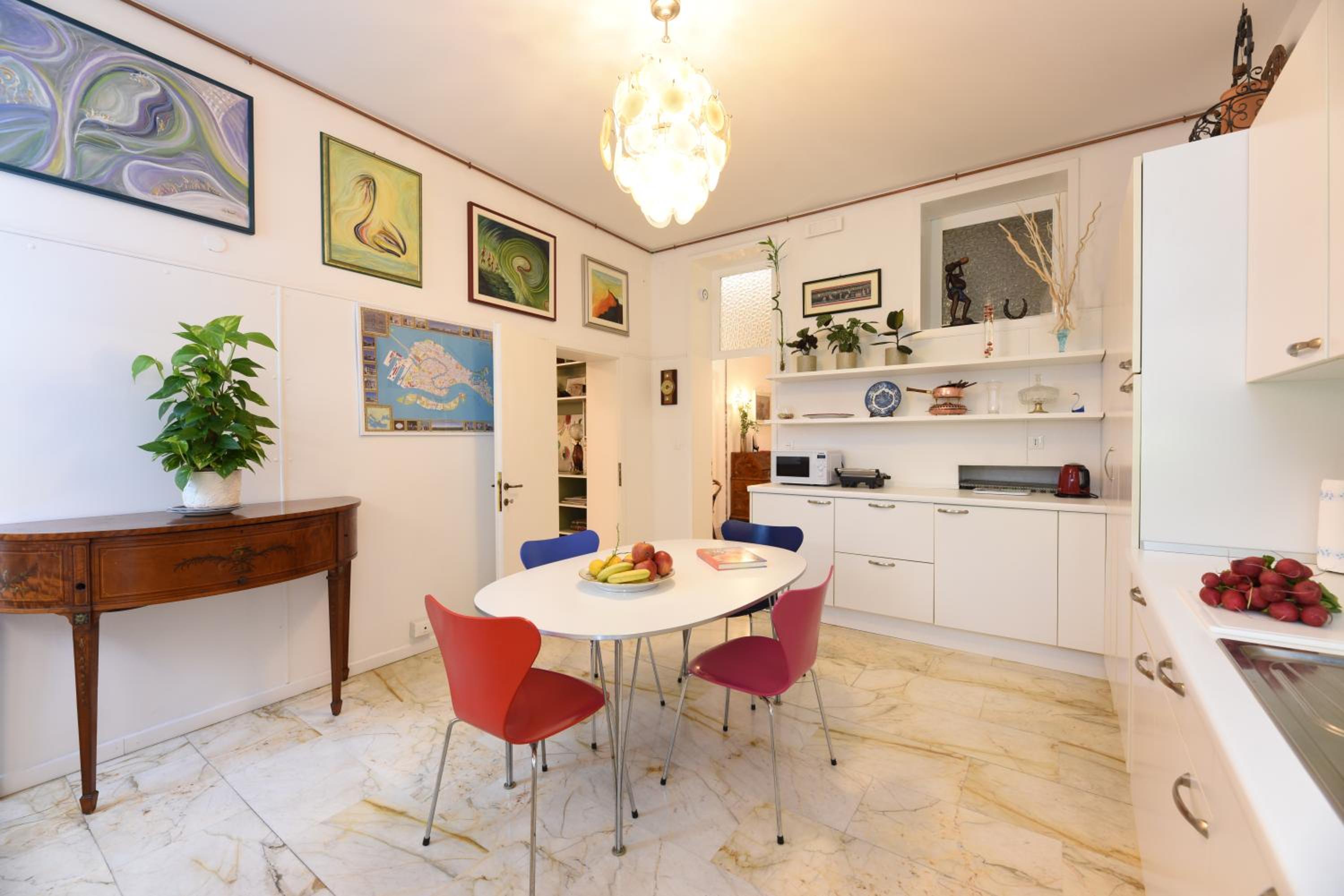 Soderini Splendor: First Floor Palazzo Charm at Castello Square