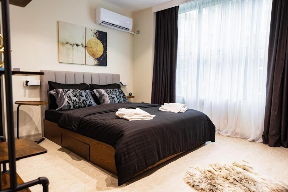 LUXIMO ROOM
