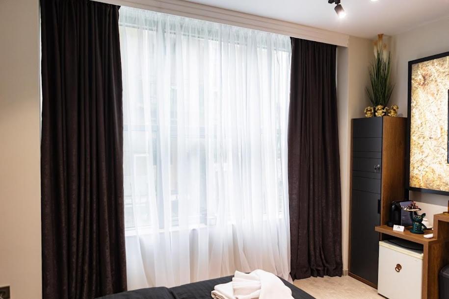 LUXIMO ROOM