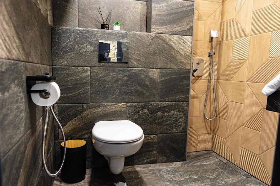 LUXIMO ROOM
