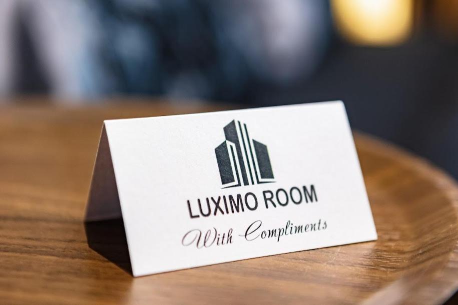 LUXIMO ROOM