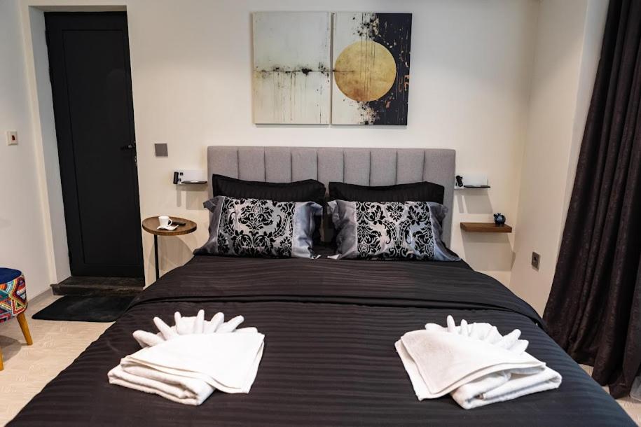 LUXIMO ROOM