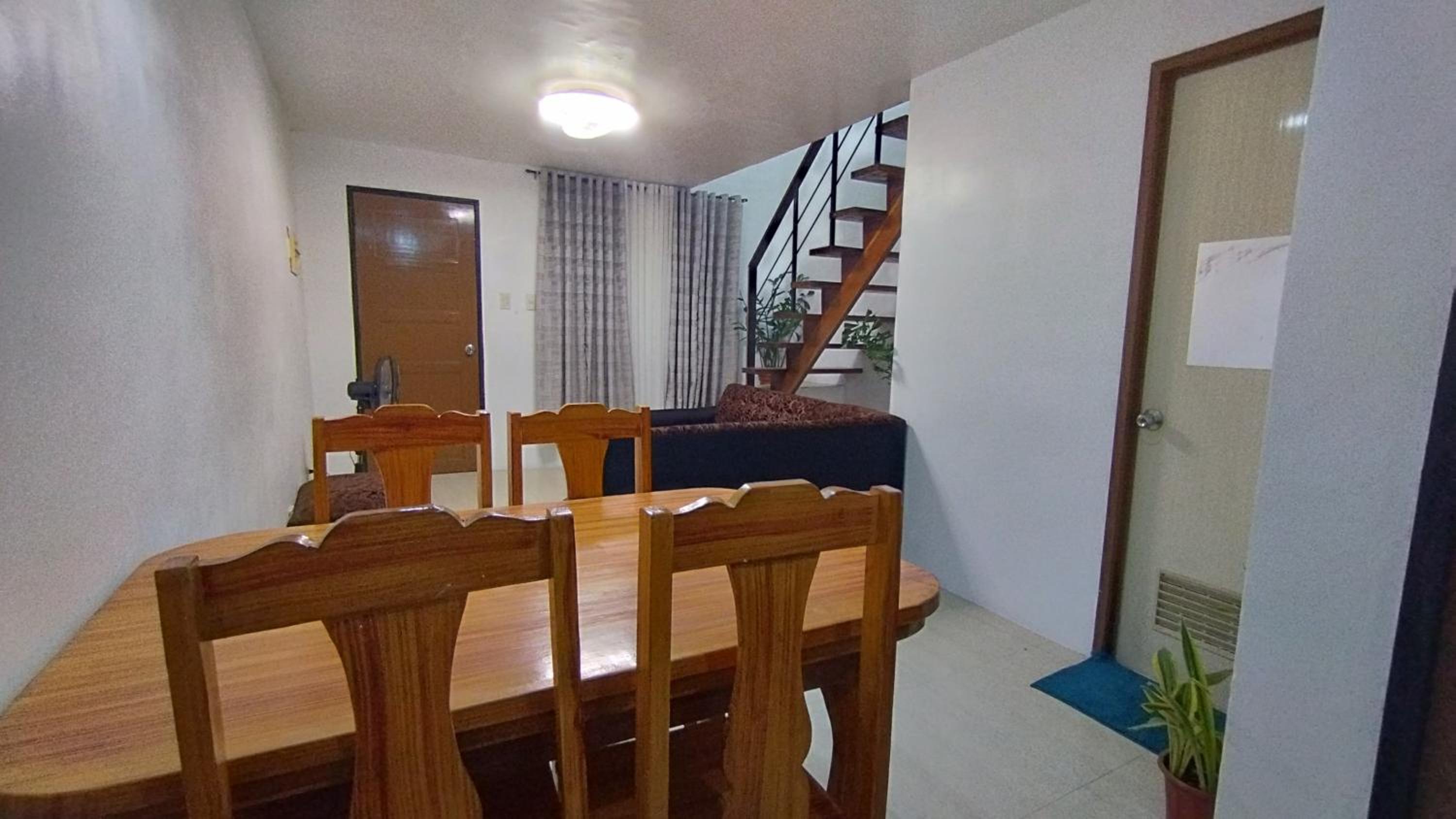 Furnished 2 Bedroom Townhouse Near Airport view 5